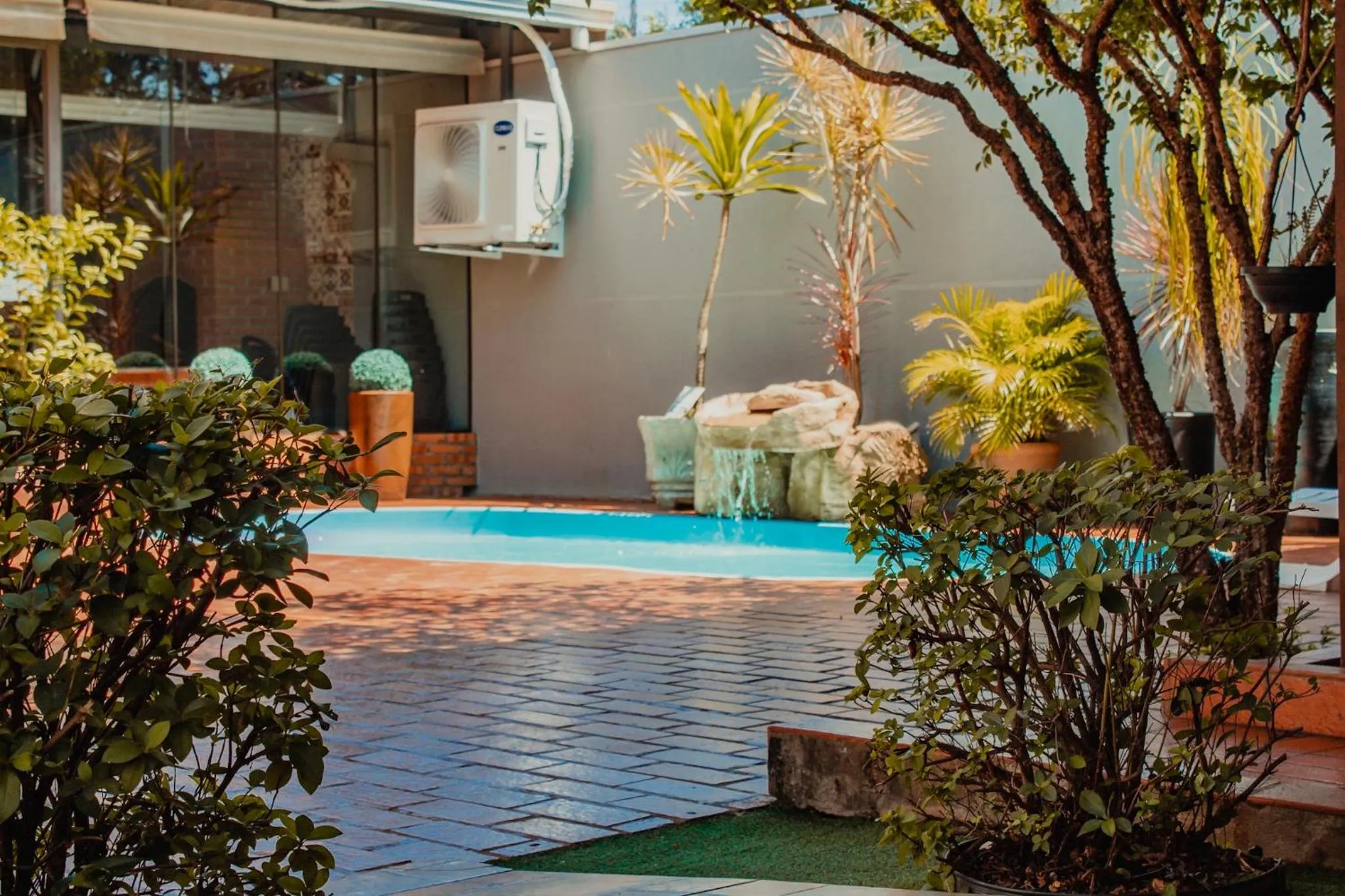 Swimming pool in Pousada Nanai