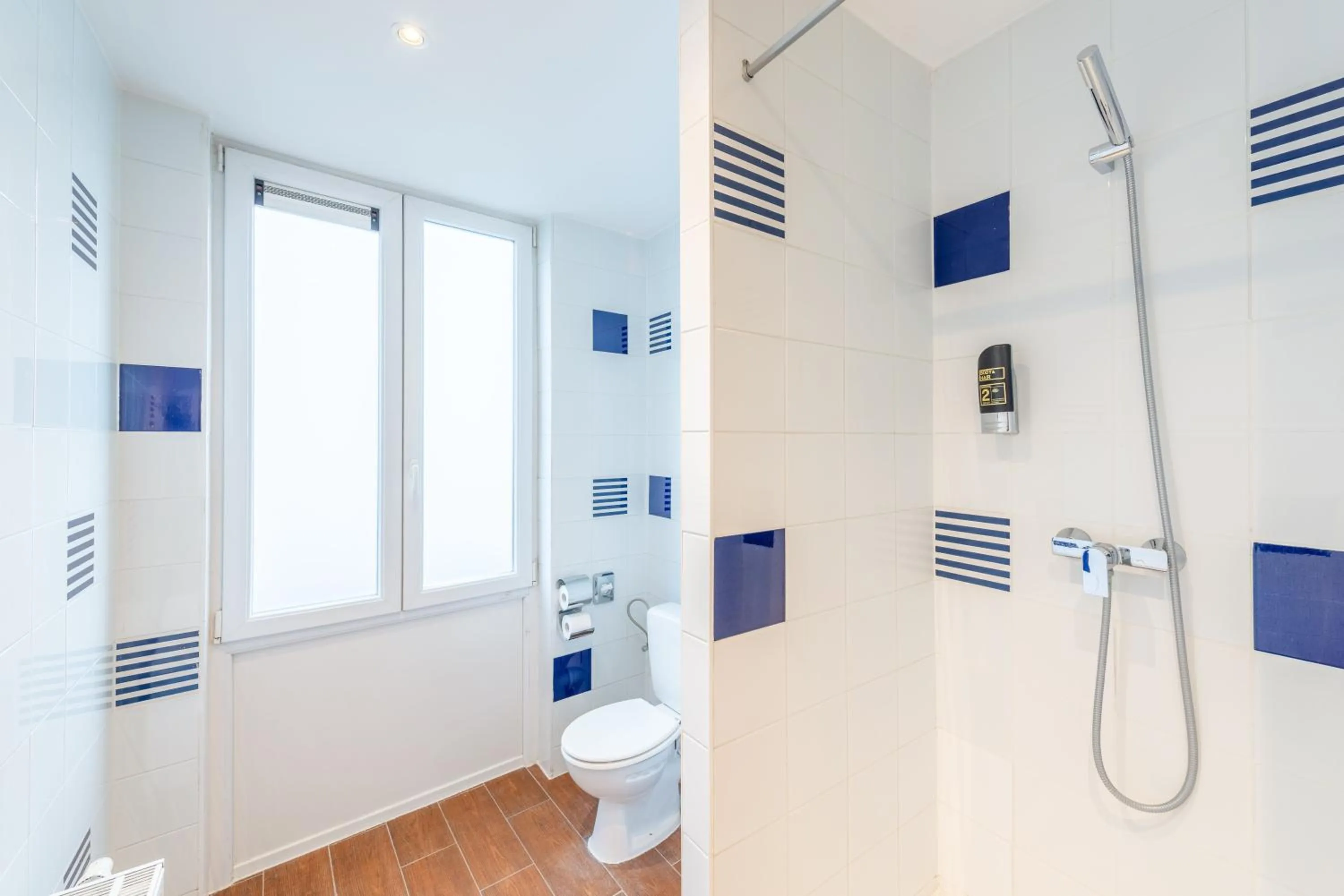 Bathroom in Hotel Barry