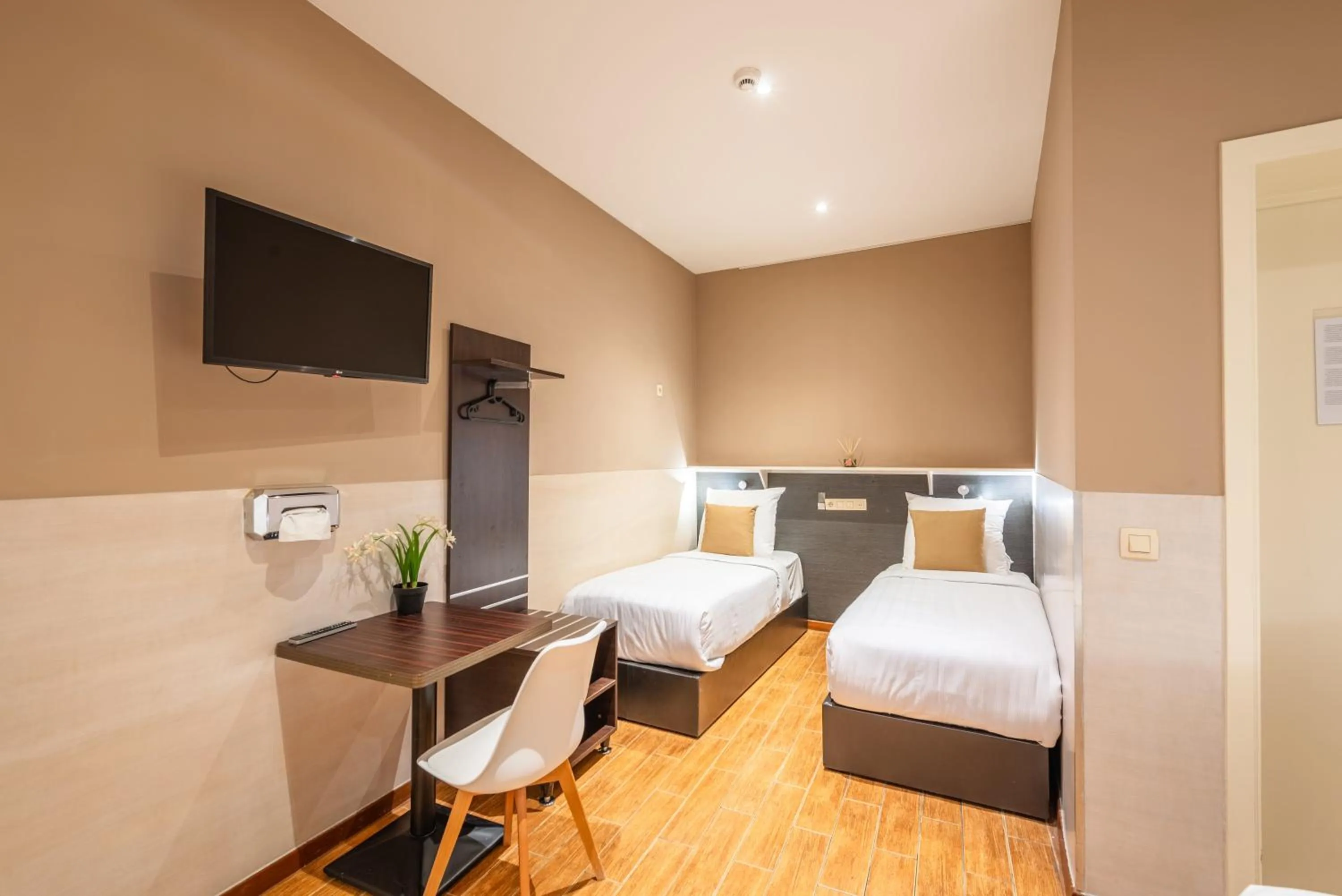 Photo of the whole room, Bed in Hotel Barry