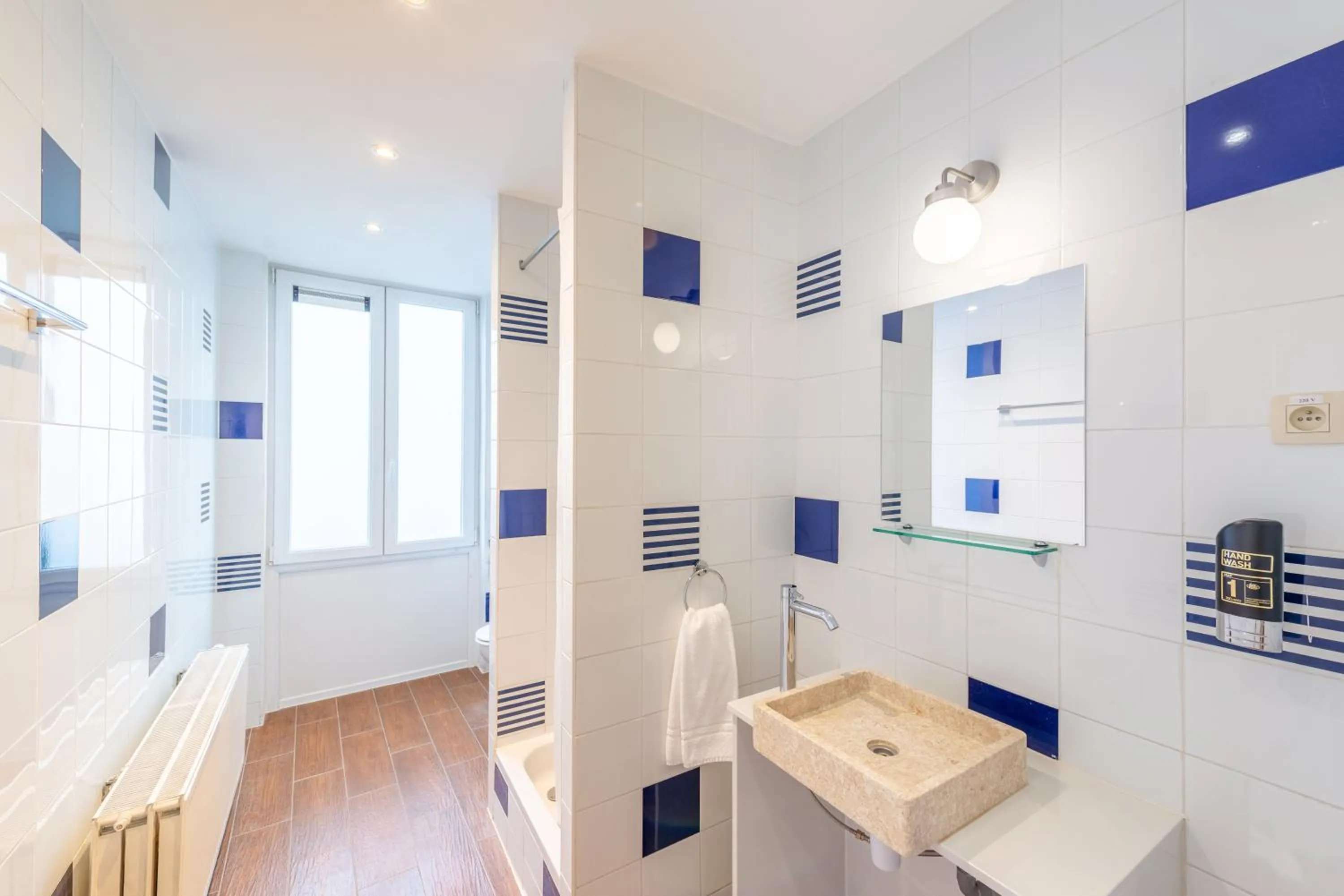 Bathroom in Hotel Barry