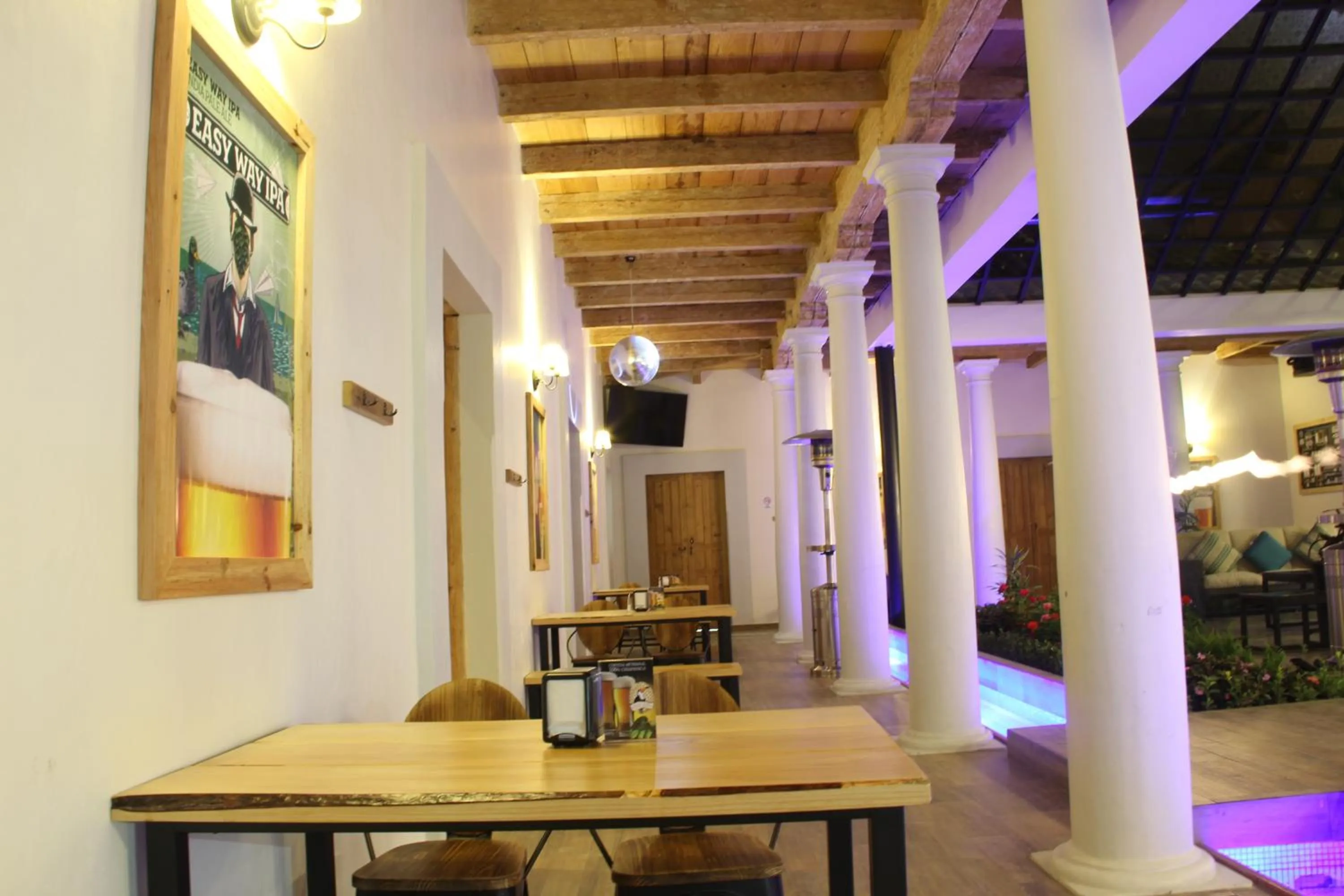 Restaurant/places to eat in Hotel Palace Inn SCLC