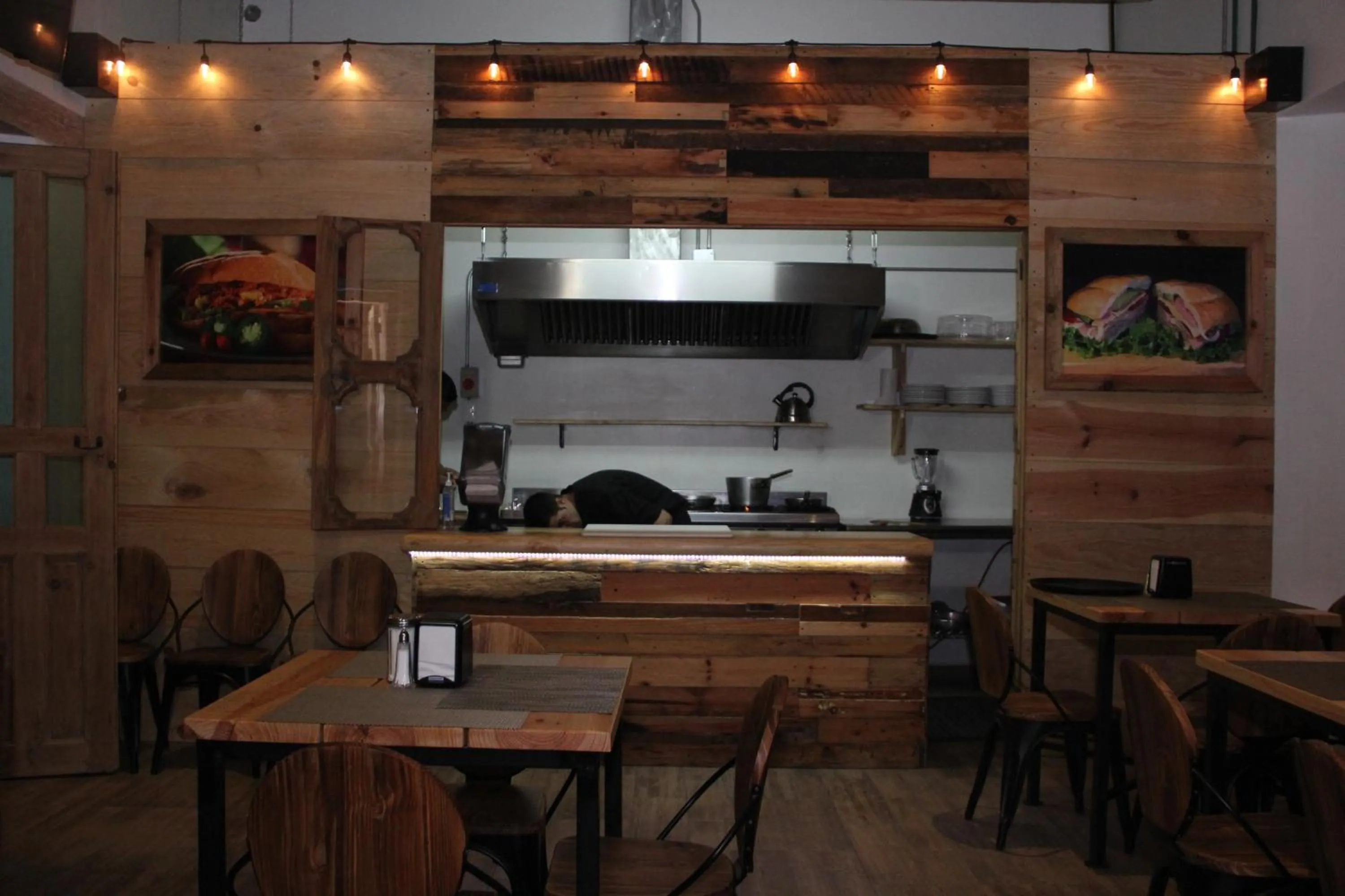 Restaurant/places to eat in Hotel Palace Inn SCLC