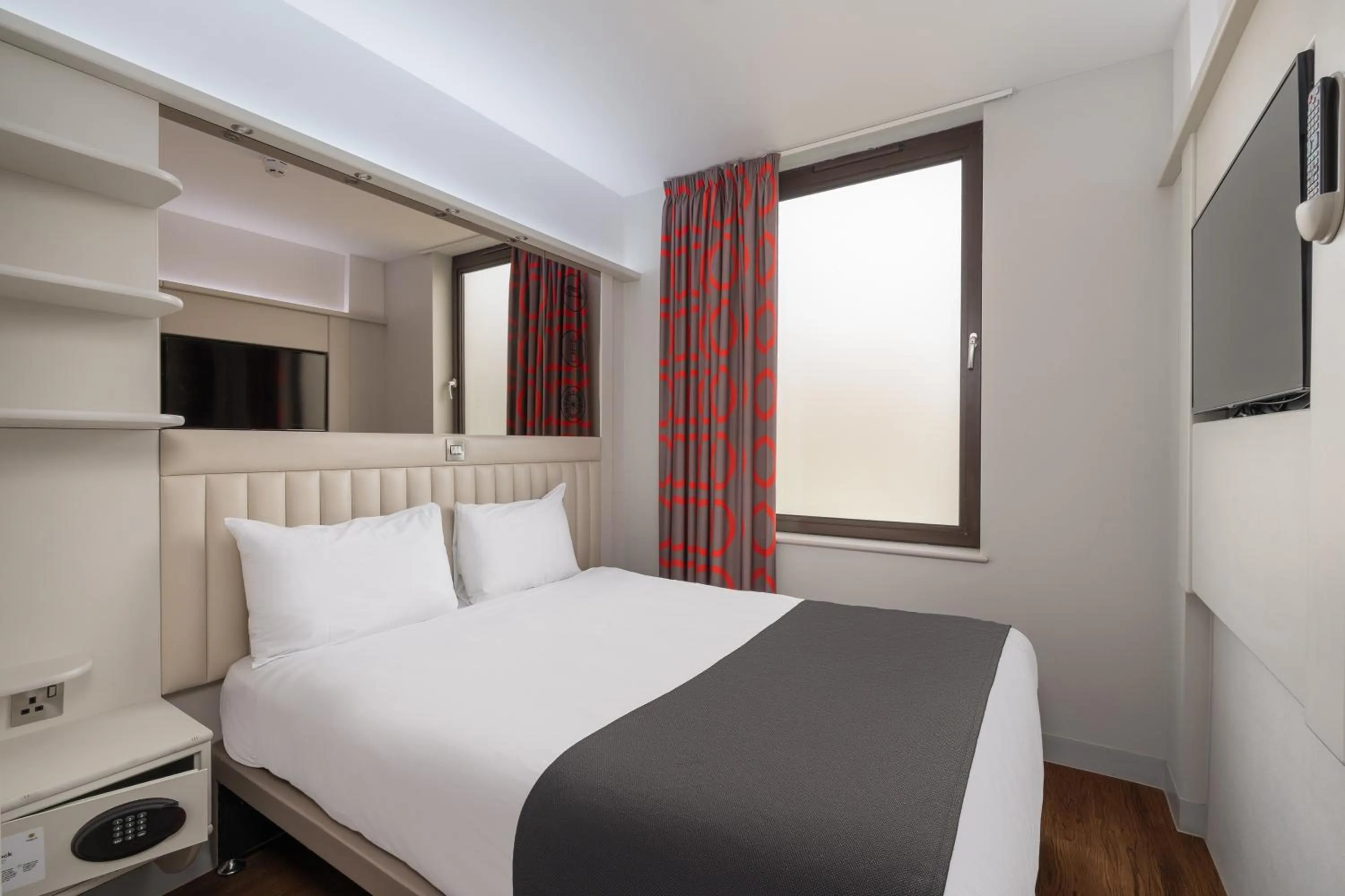 Bed in Point A Hotel Glasgow