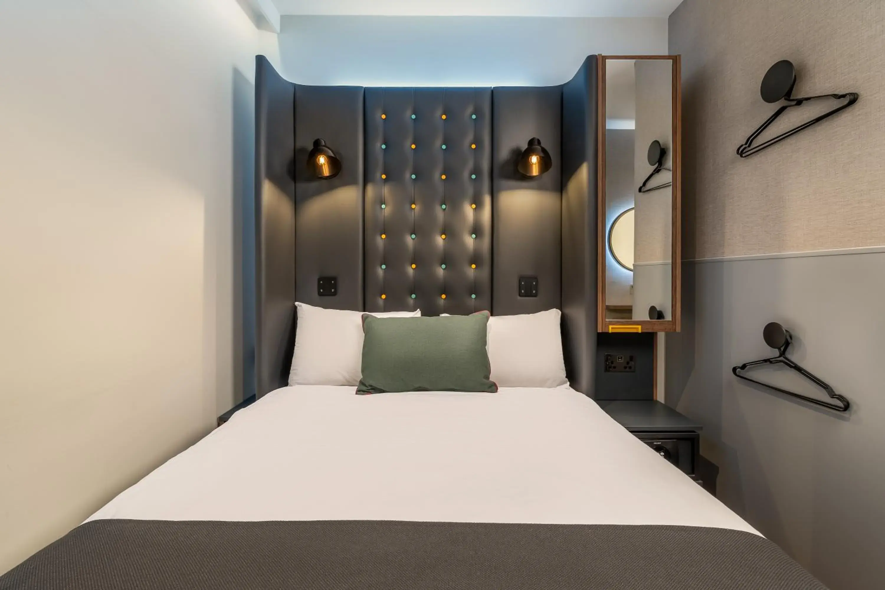 Cozy Double Room no Window in Point A Hotel London Shoreditch Cozy Double Room no Window in Point A Hotel London Shoreditch