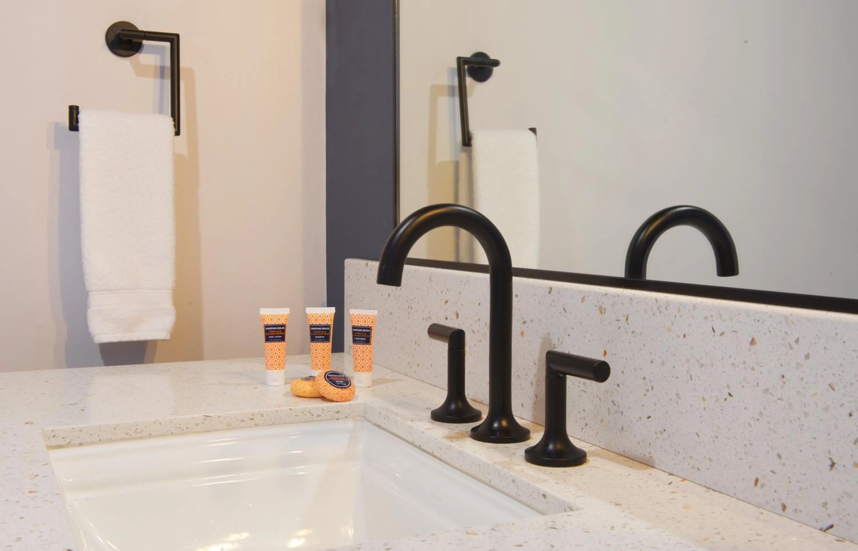 Bathroom in Hotel Becket, BW Signature Collection