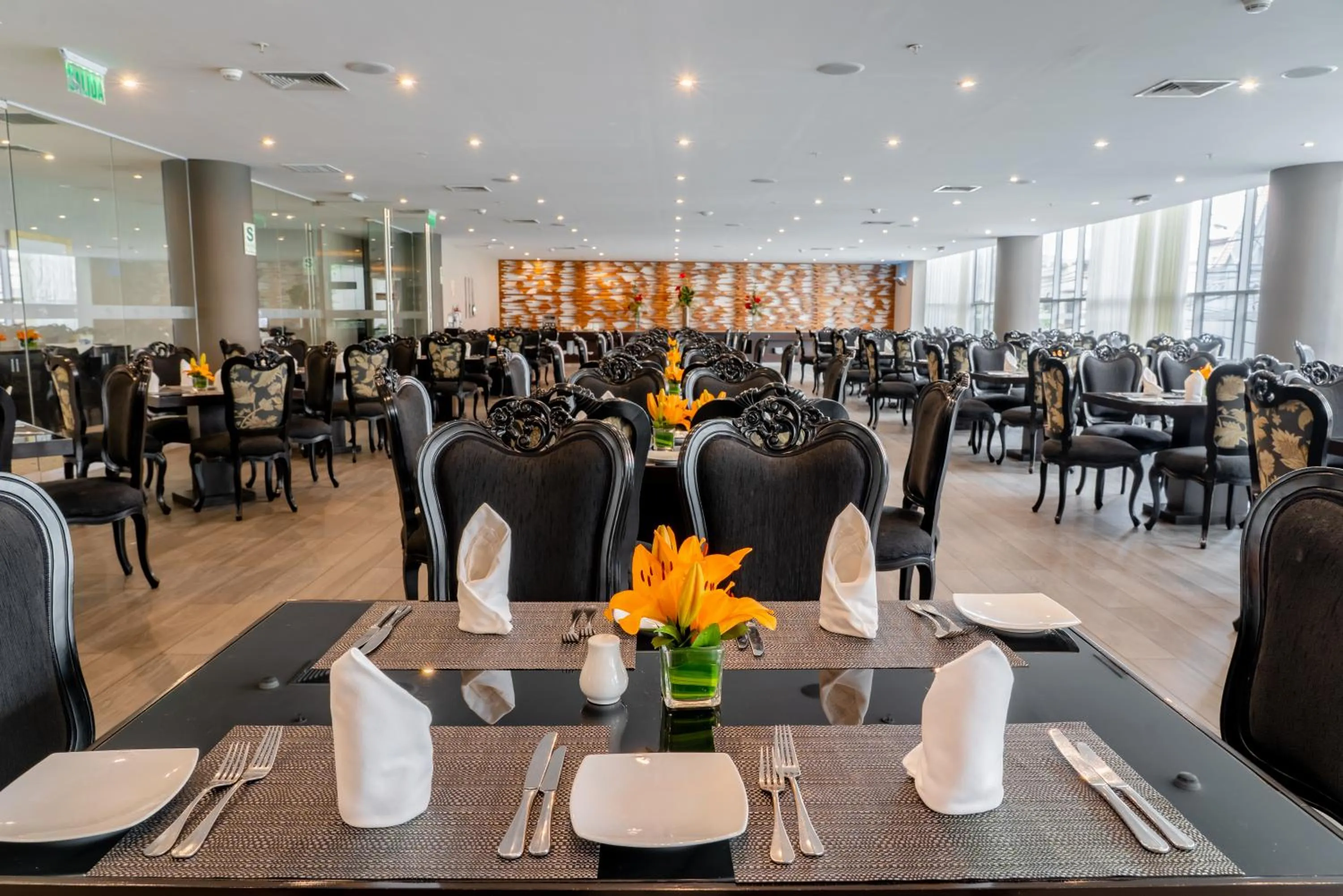 Restaurant/places to eat in Jose Antonio Deluxe