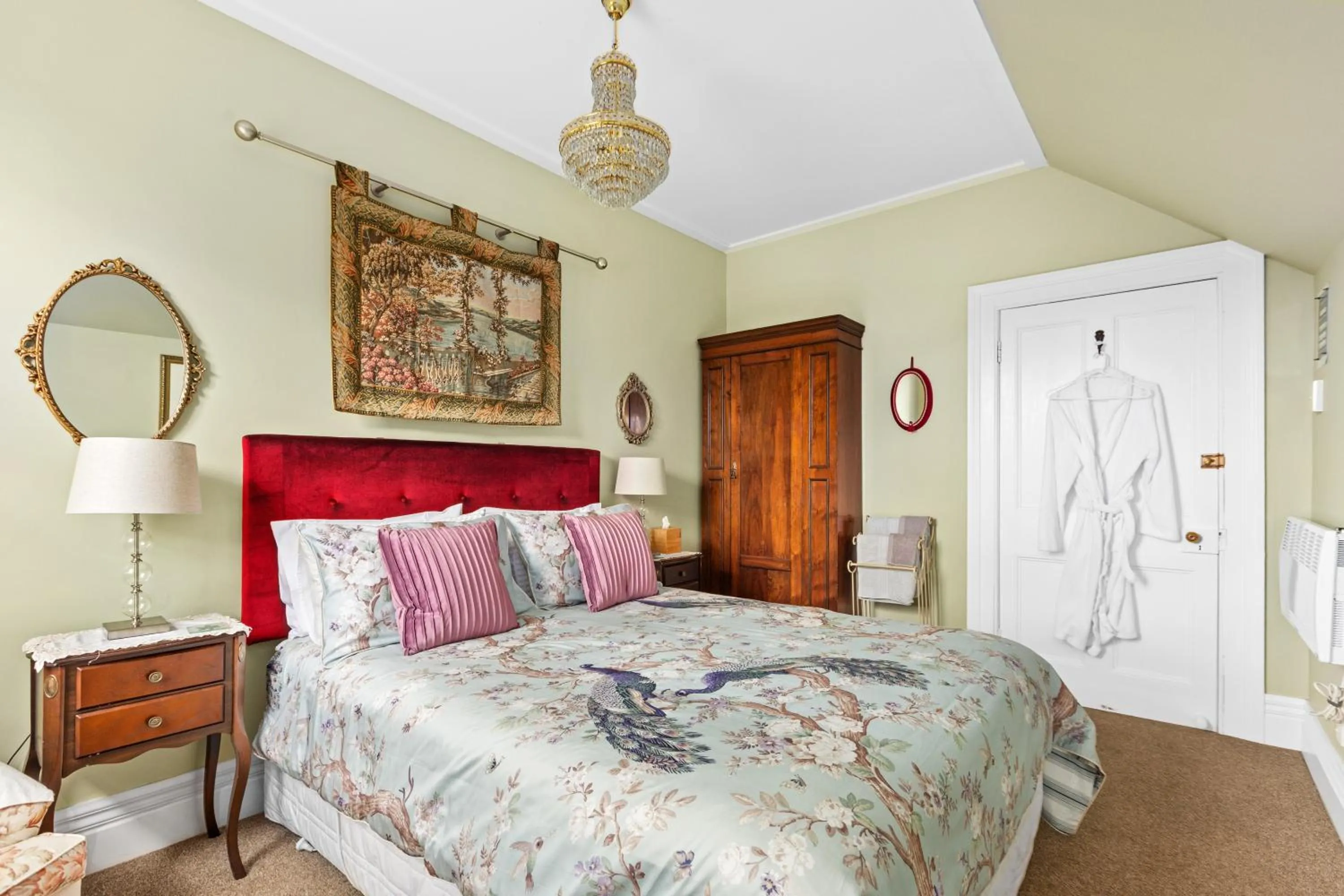 Bed in Ashcott Homestead Bed & Breakfast