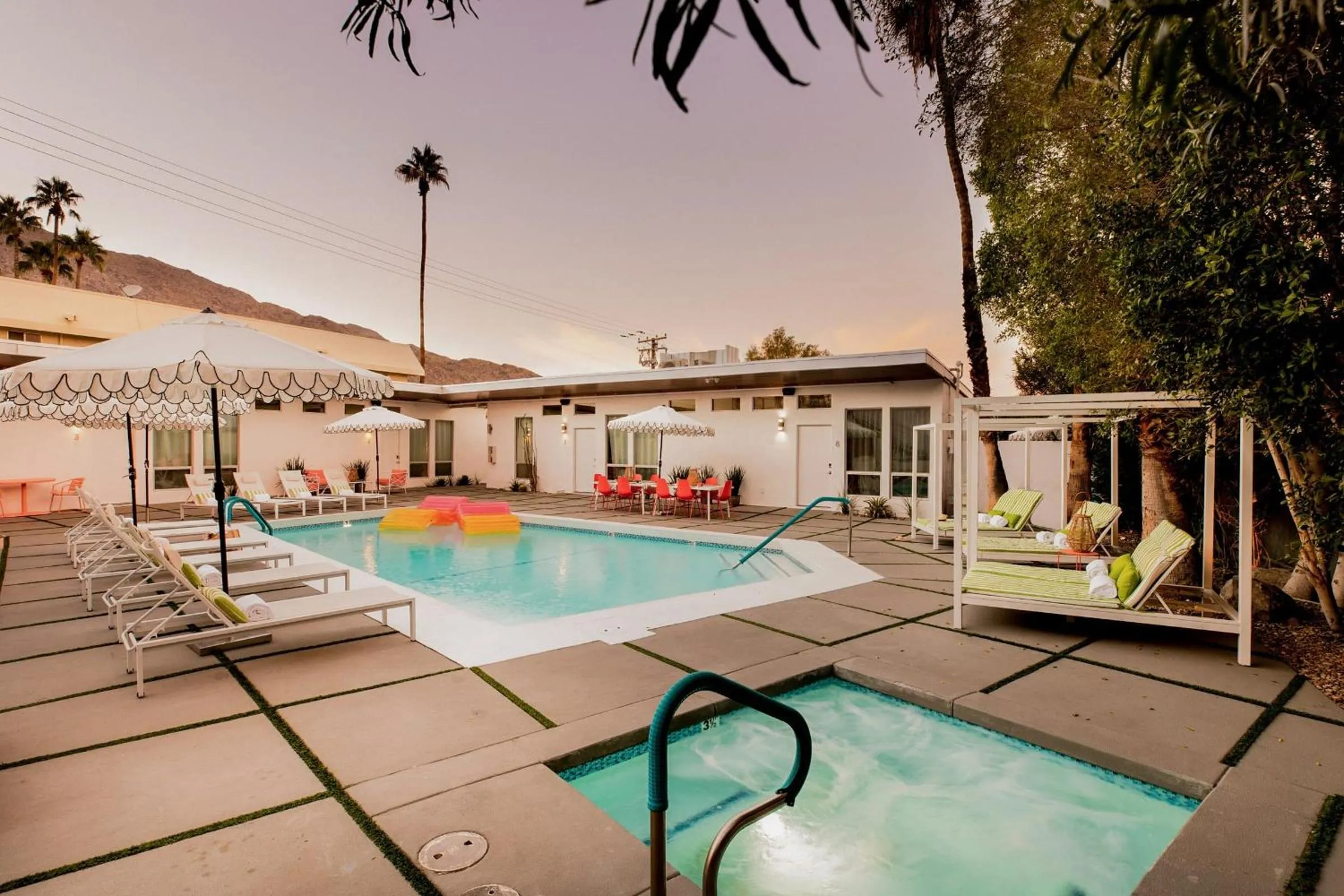 Other in The Wesley by AvantStay Mid-Century Modern Oasis with Pool