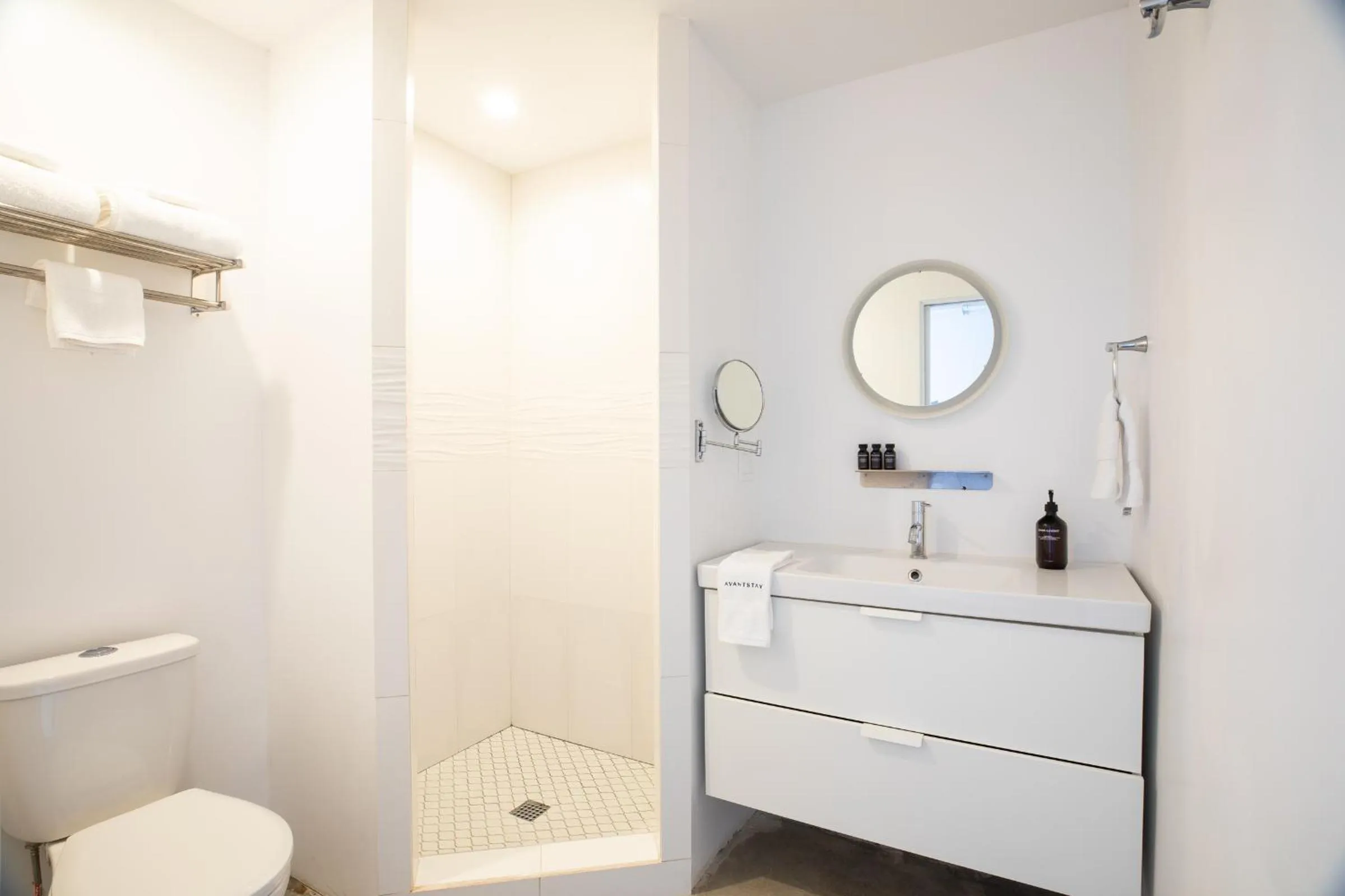 The Wesley by AvantStay Mid-Century Modern Oasis with Pool