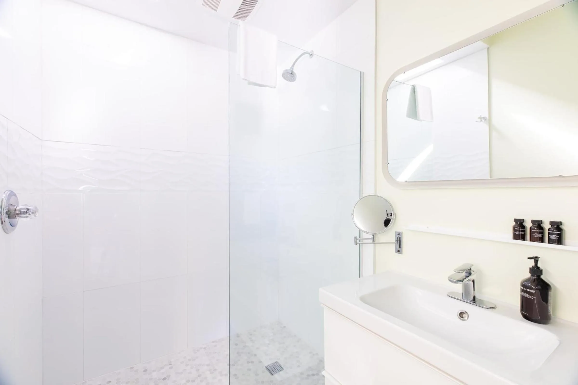 Other in The Wesley by AvantStay Mid-Century Modern Oasis with Pool