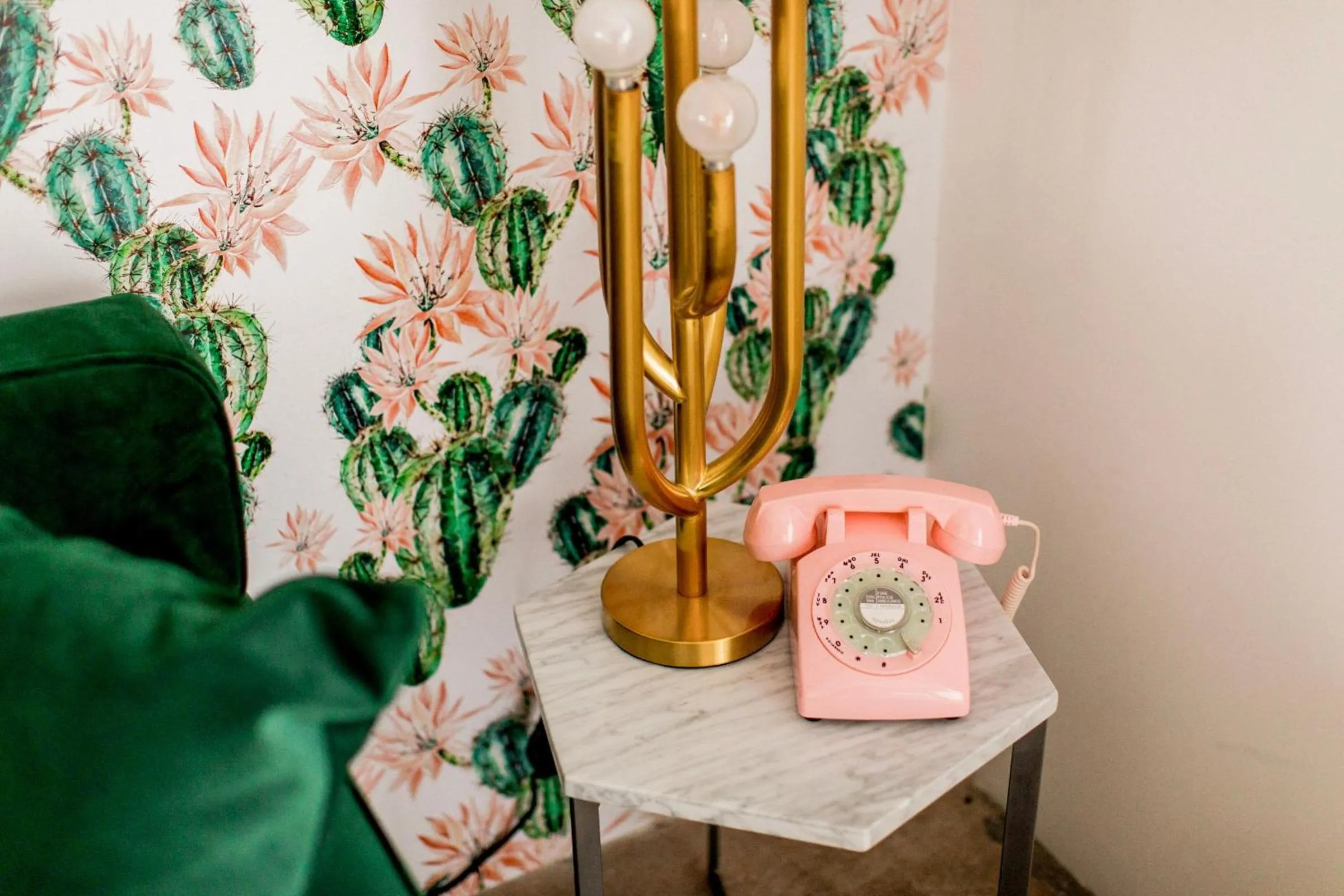 The Wesley by AvantStay Mid-Century Modern Oasis with Pool