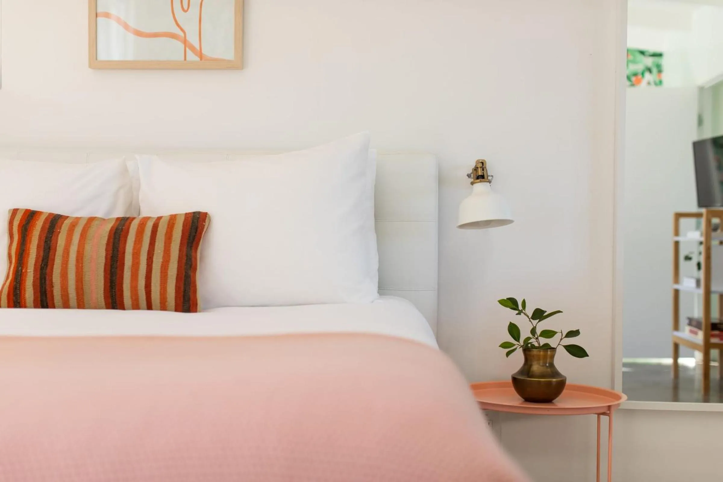 Other, Bed in The Wesley by AvantStay Mid-Century Modern Oasis with Pool