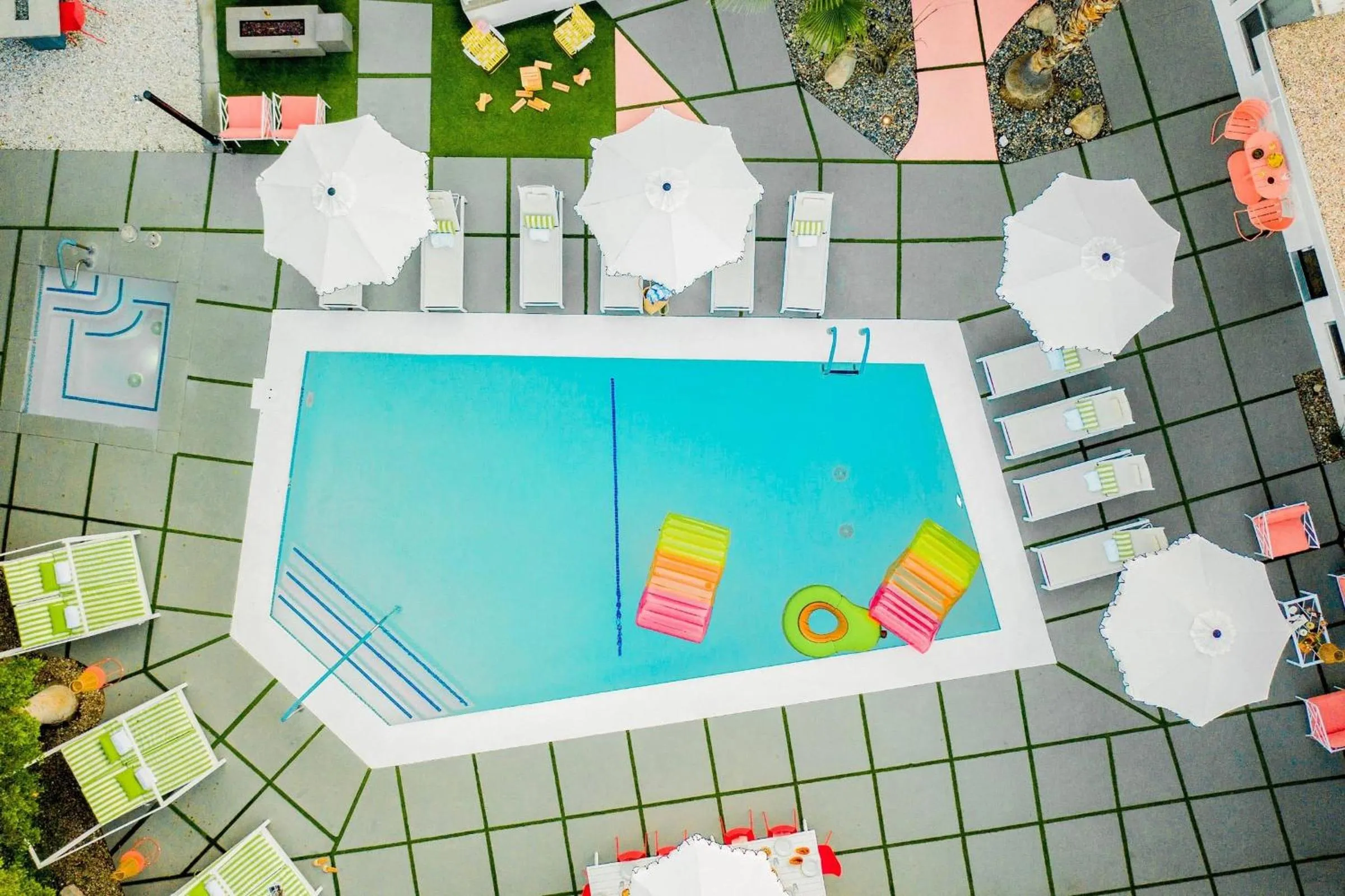 Other in The Wesley by AvantStay Mid-Century Modern Oasis with Pool