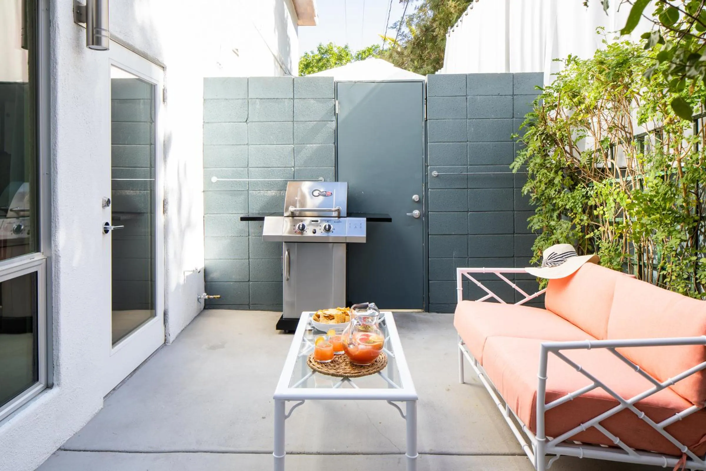 The Wesley by AvantStay Mid-Century Modern Oasis with Pool