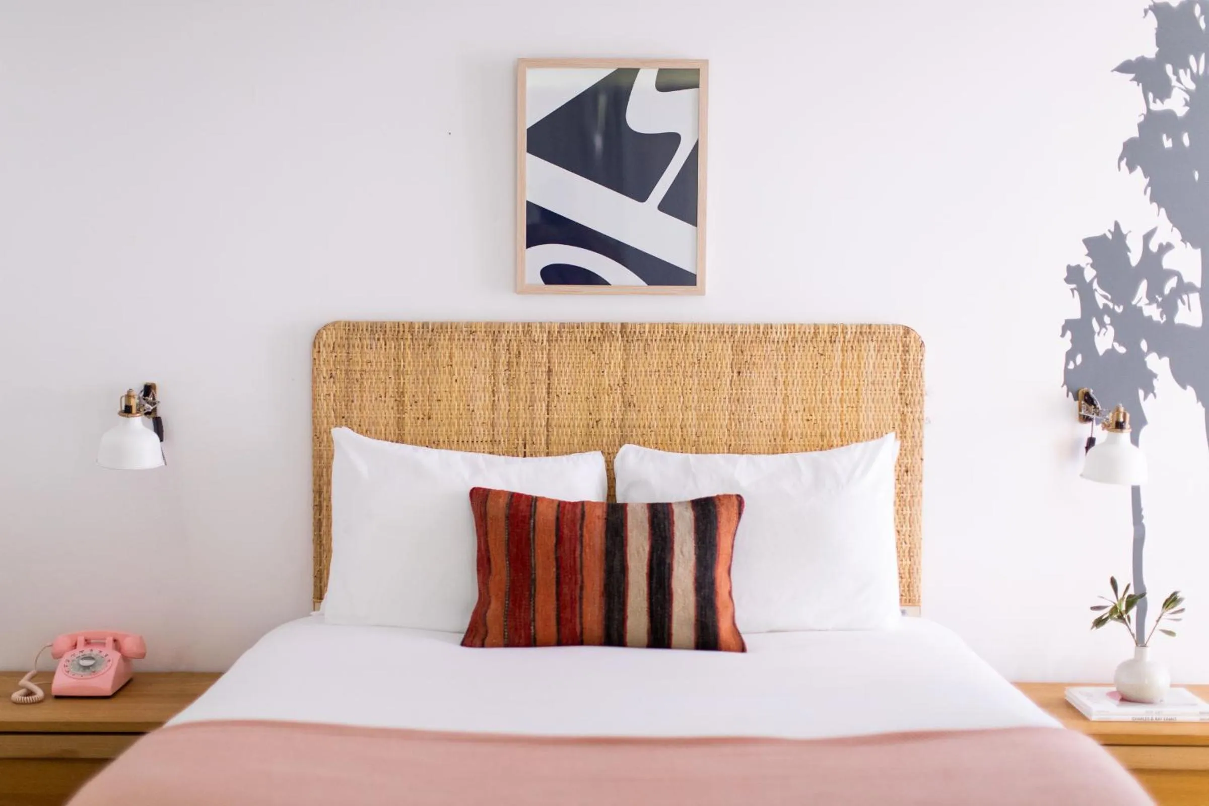 Bed in The Wesley by AvantStay Mid-Century Modern Oasis with Pool