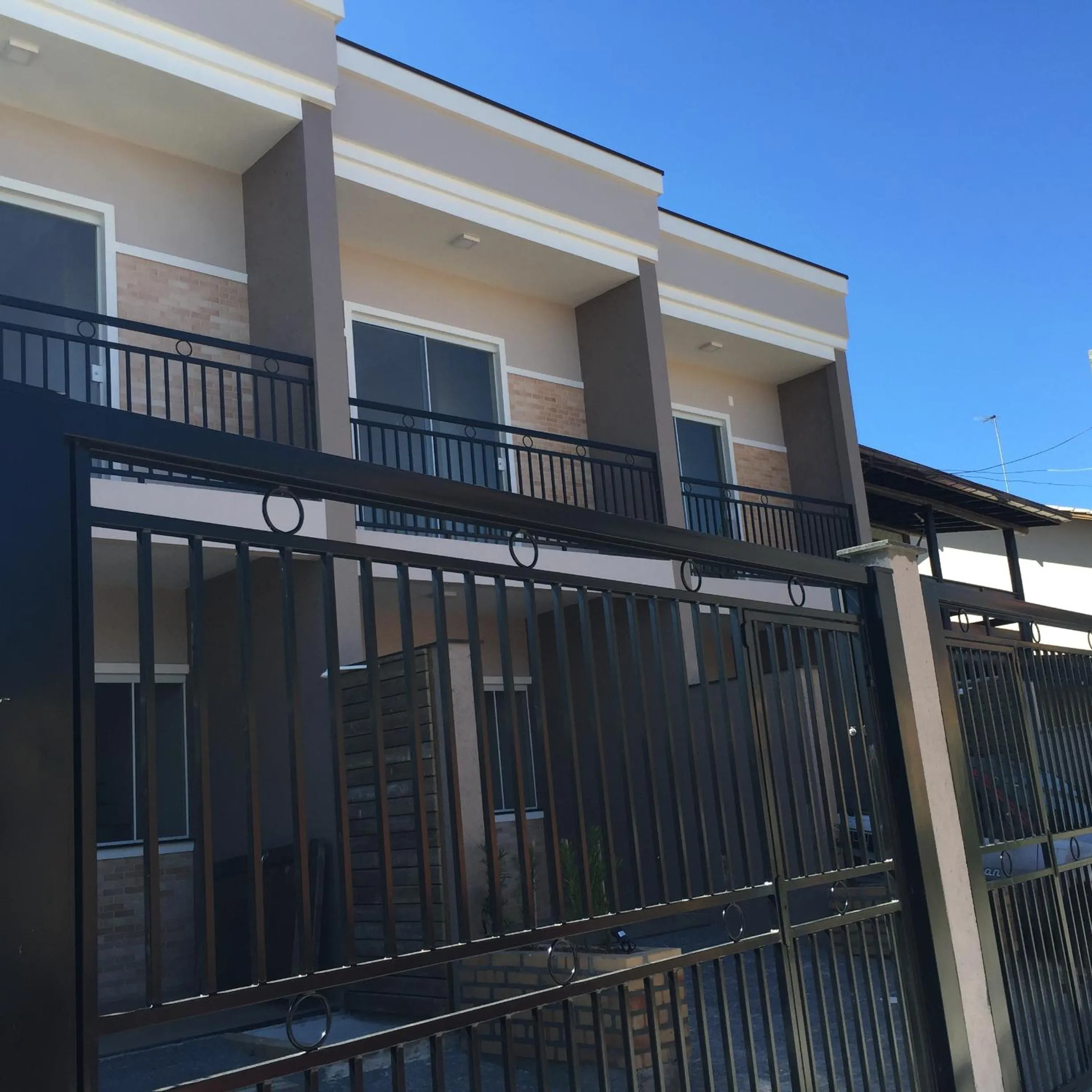 Property building in Ondas da Guarda Moradas