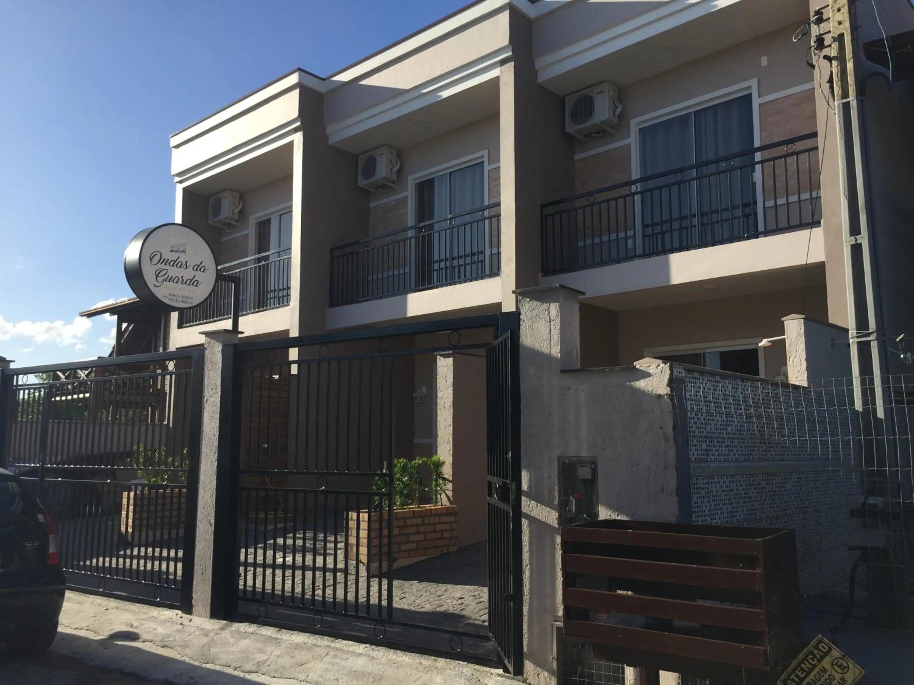 Property building in Ondas da Guarda Moradas