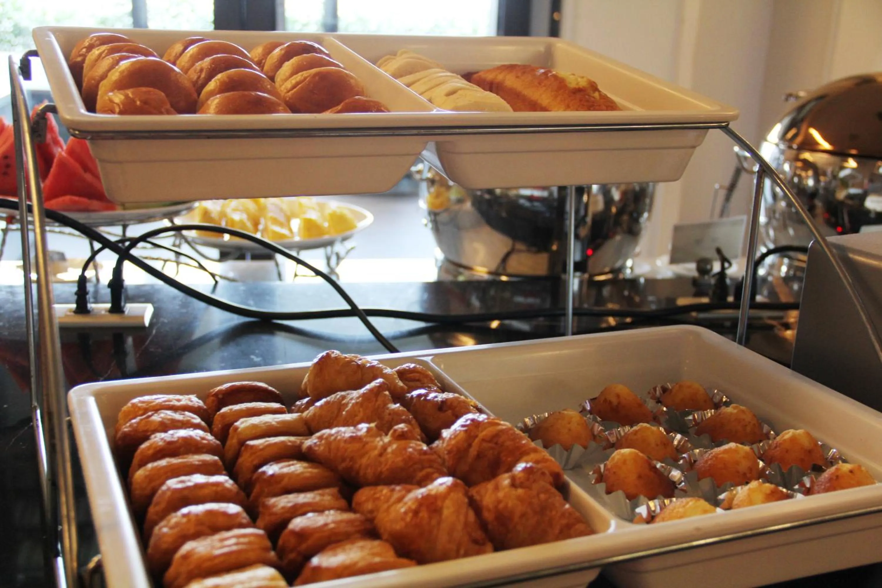Buffet breakfast in Yundeng Landscape Hotel