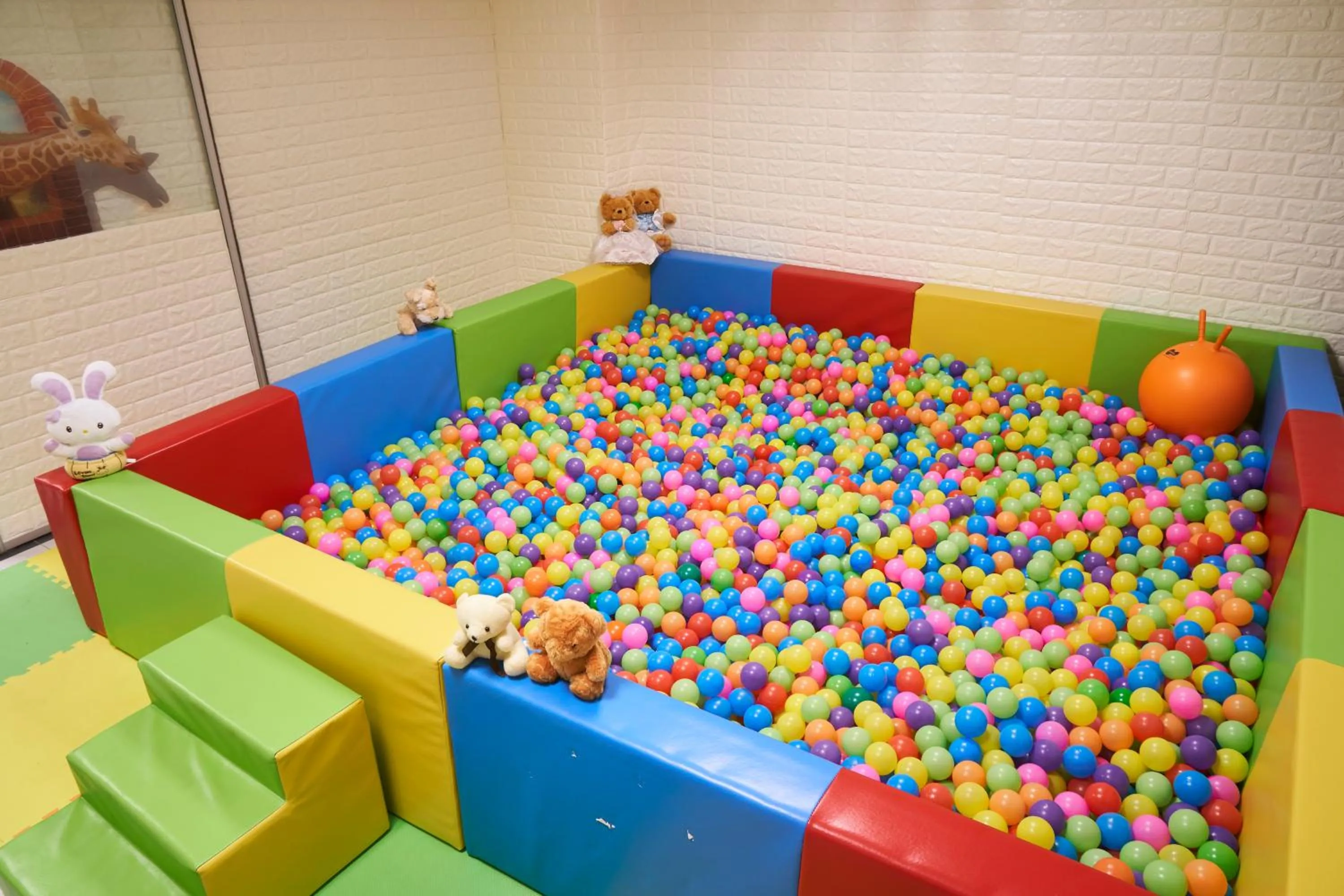 Children play ground in Yundeng Landscape Hotel