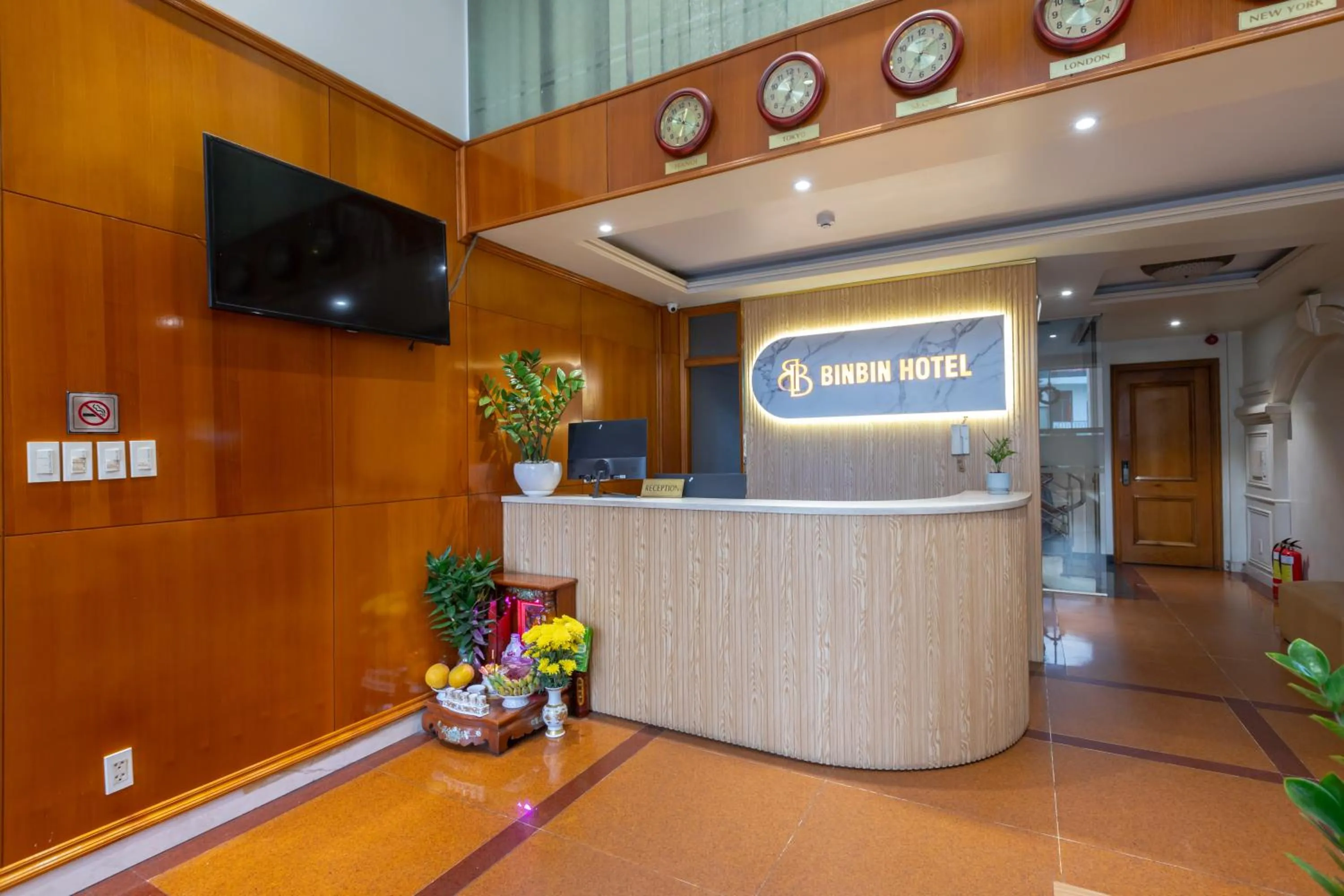 Bin Bin 10 - Mimosa Hotel Near Tan Son Nhat Airport