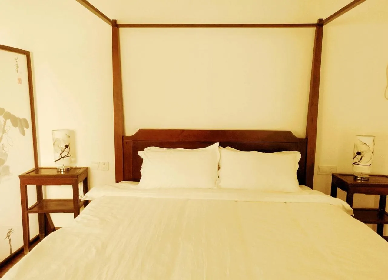 Decorative detail in Pure-Land Villa