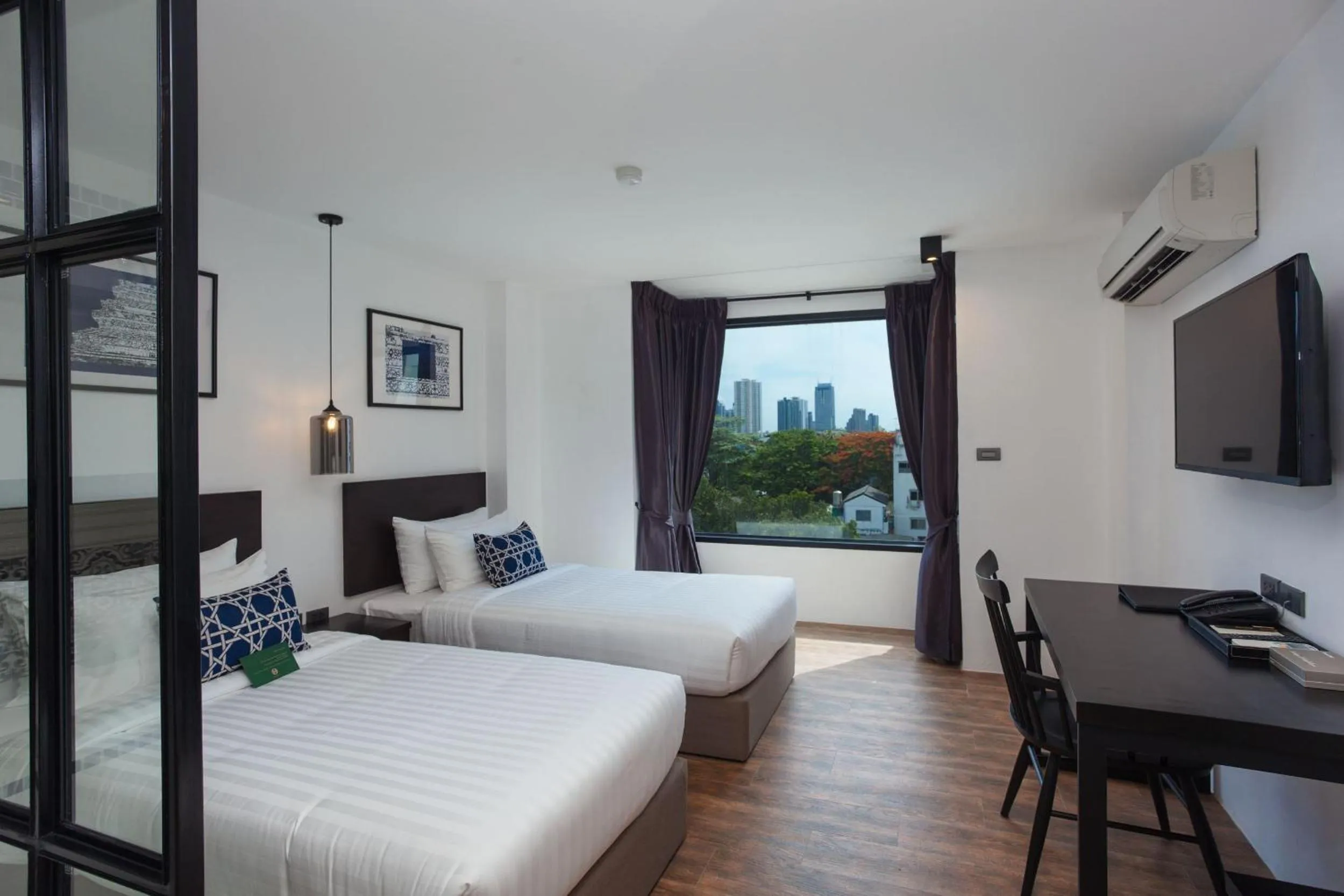 City view, Bed in Oriental Heritage Hotel