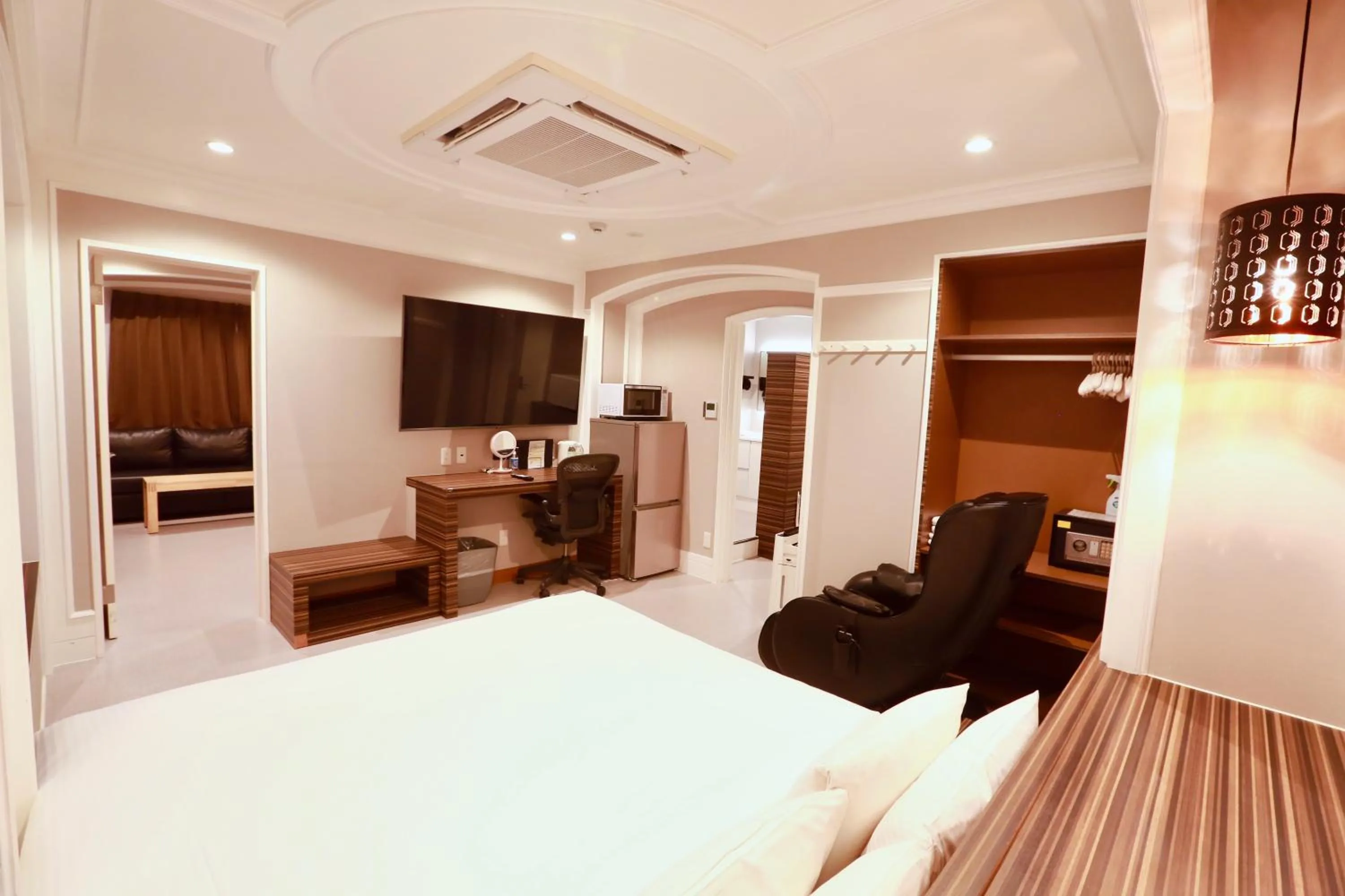 Photo of the whole room, Bed in Hotel 88 Shinsaibashi