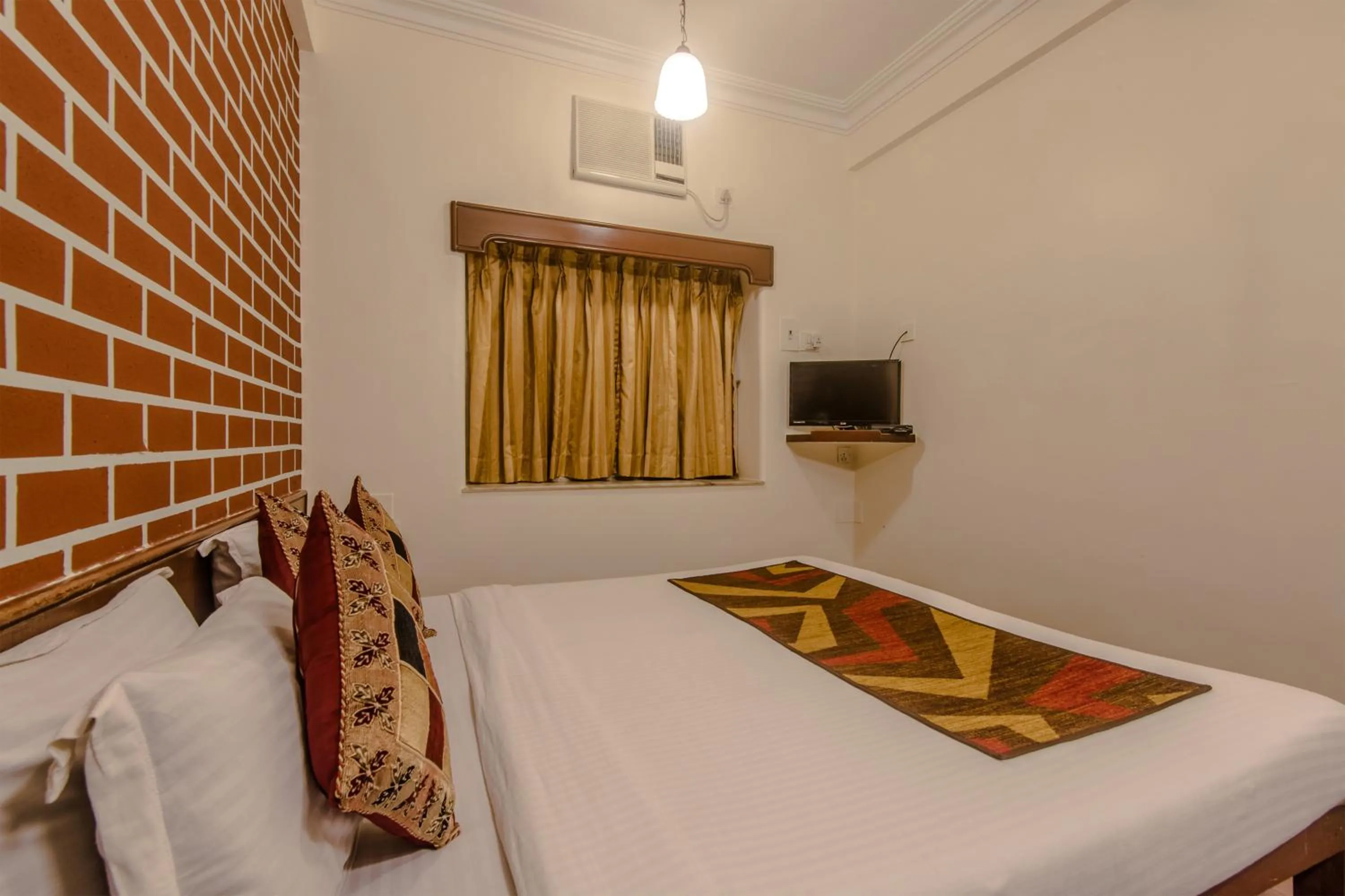 Bedroom, Bed in Hotel Mogul Palace - Near Masjid Bunder Mumbai