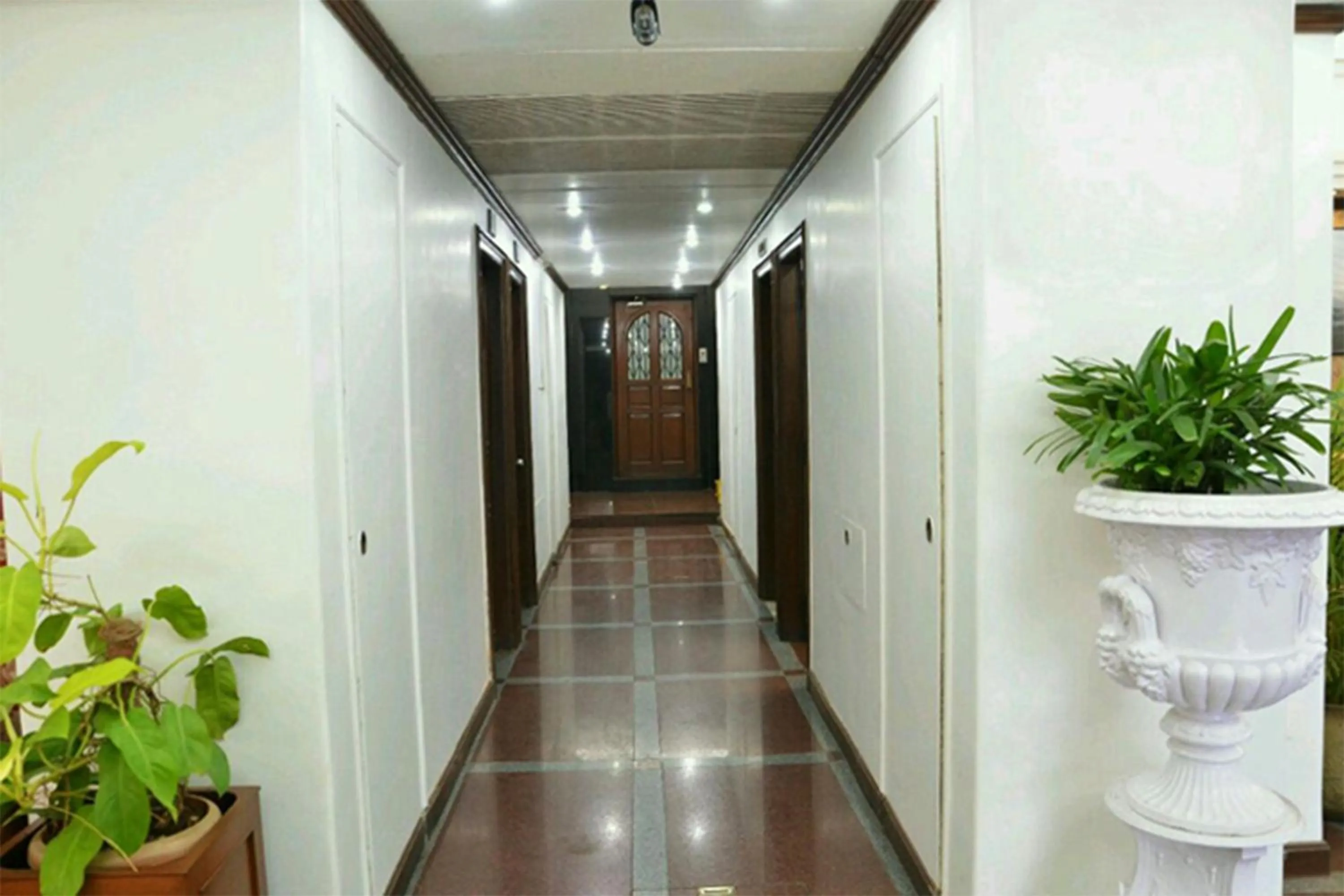 Area and facilities in Hotel Mogul Palace - Near Masjid Bunder Mumbai