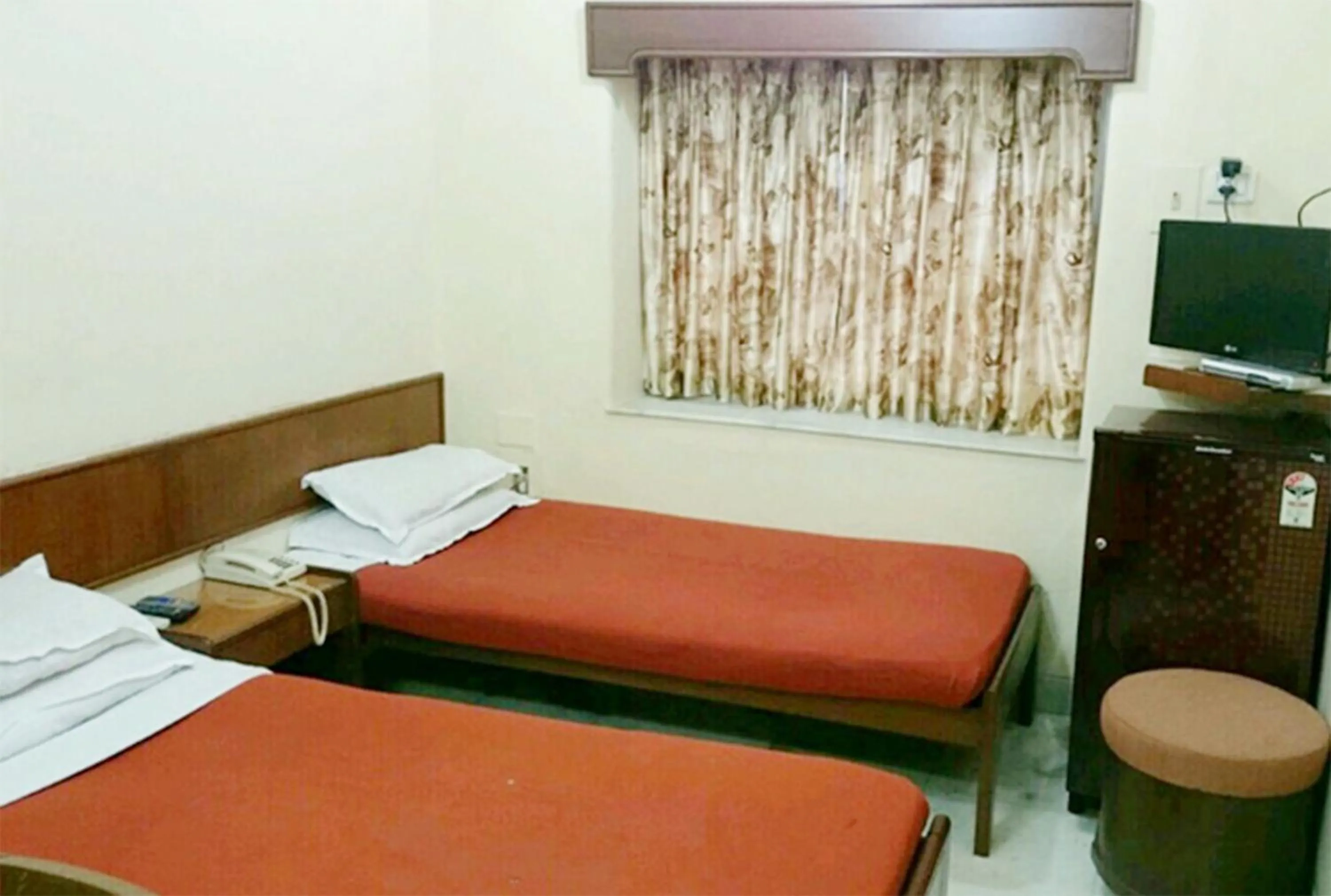 Bedroom, Bed in Hotel Mogul Palace - Near Masjid Bunder Mumbai