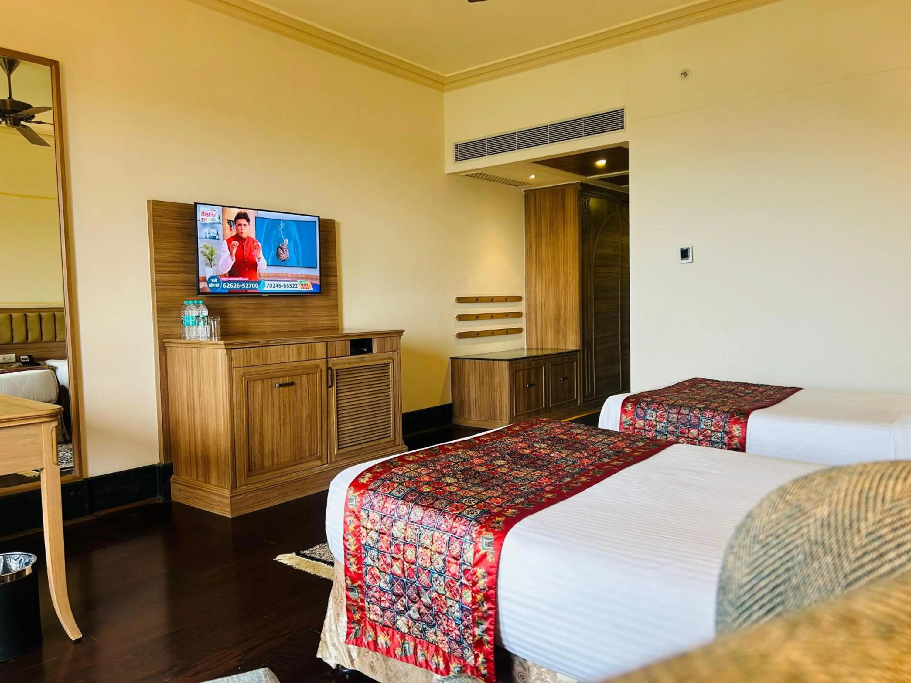 Bed in Indana Palace Jaipur