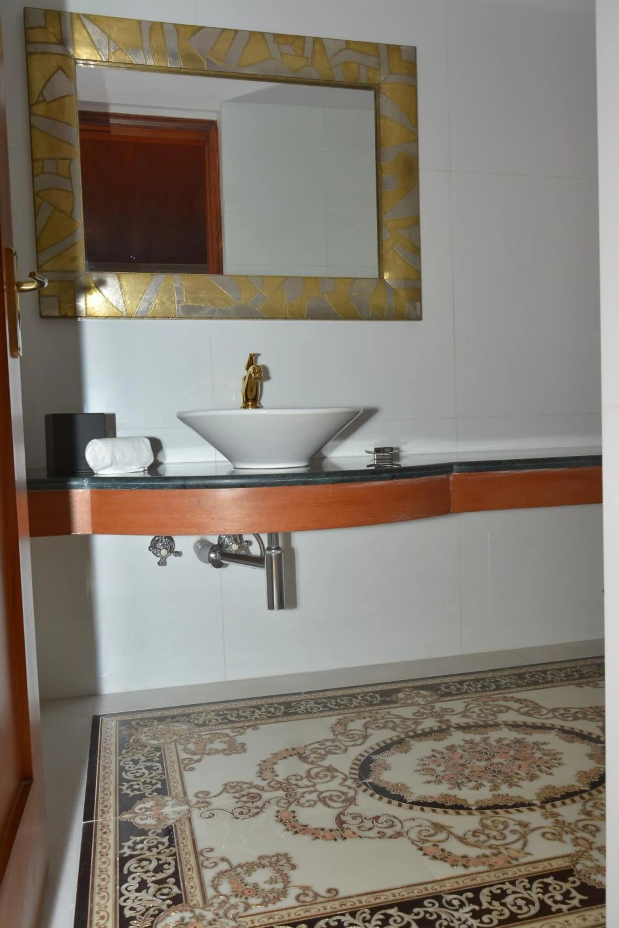 Bathroom in Indana Palace Jaipur