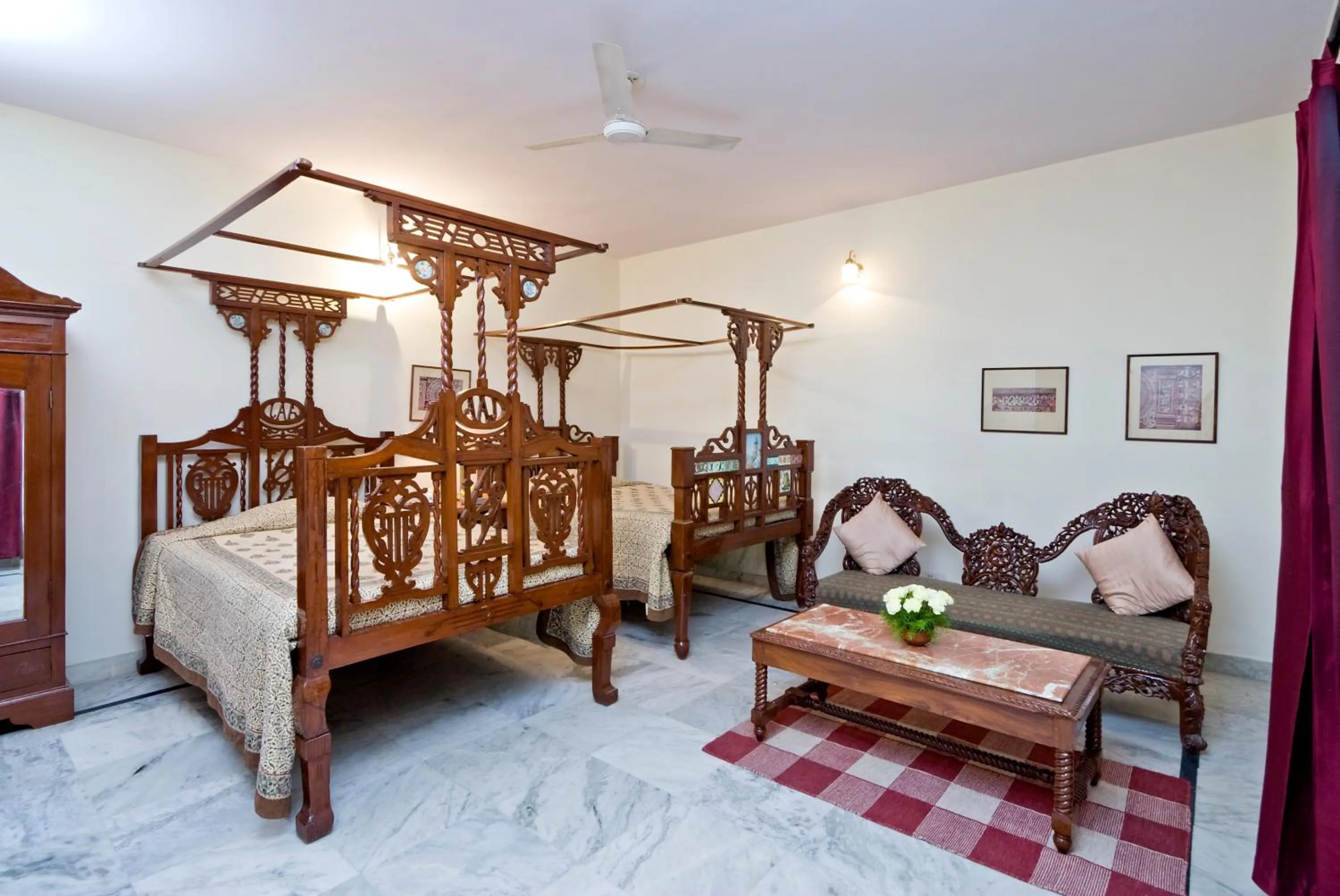 Bed in Mandawa Haveli