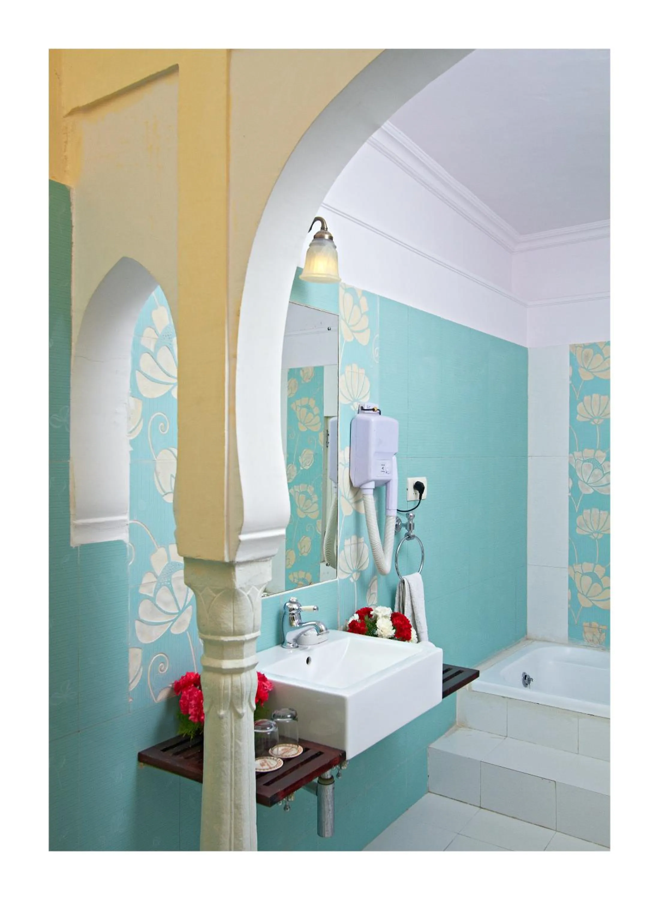 Bathroom, Bed in Mandawa Haveli