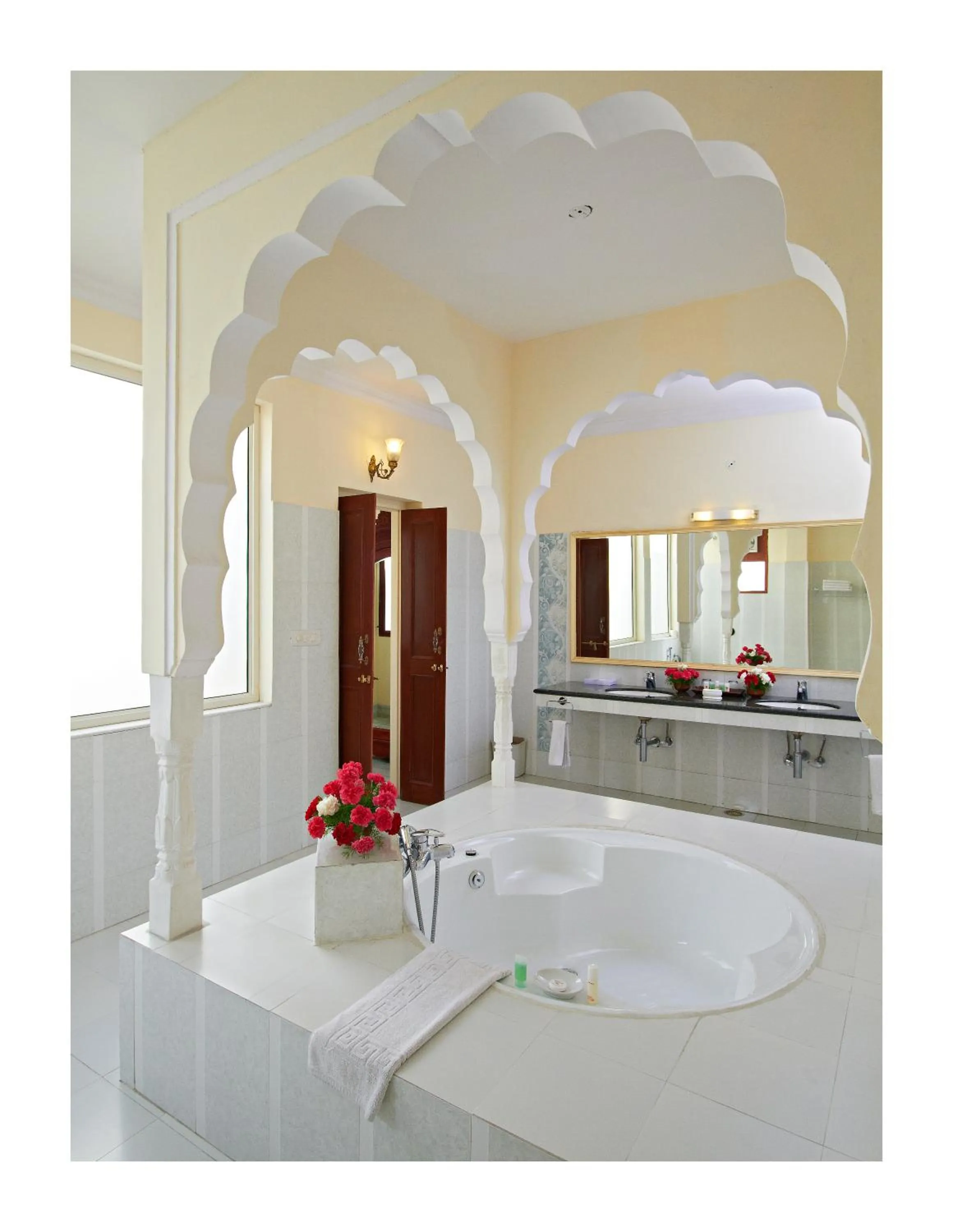 Bath in Mandawa Haveli