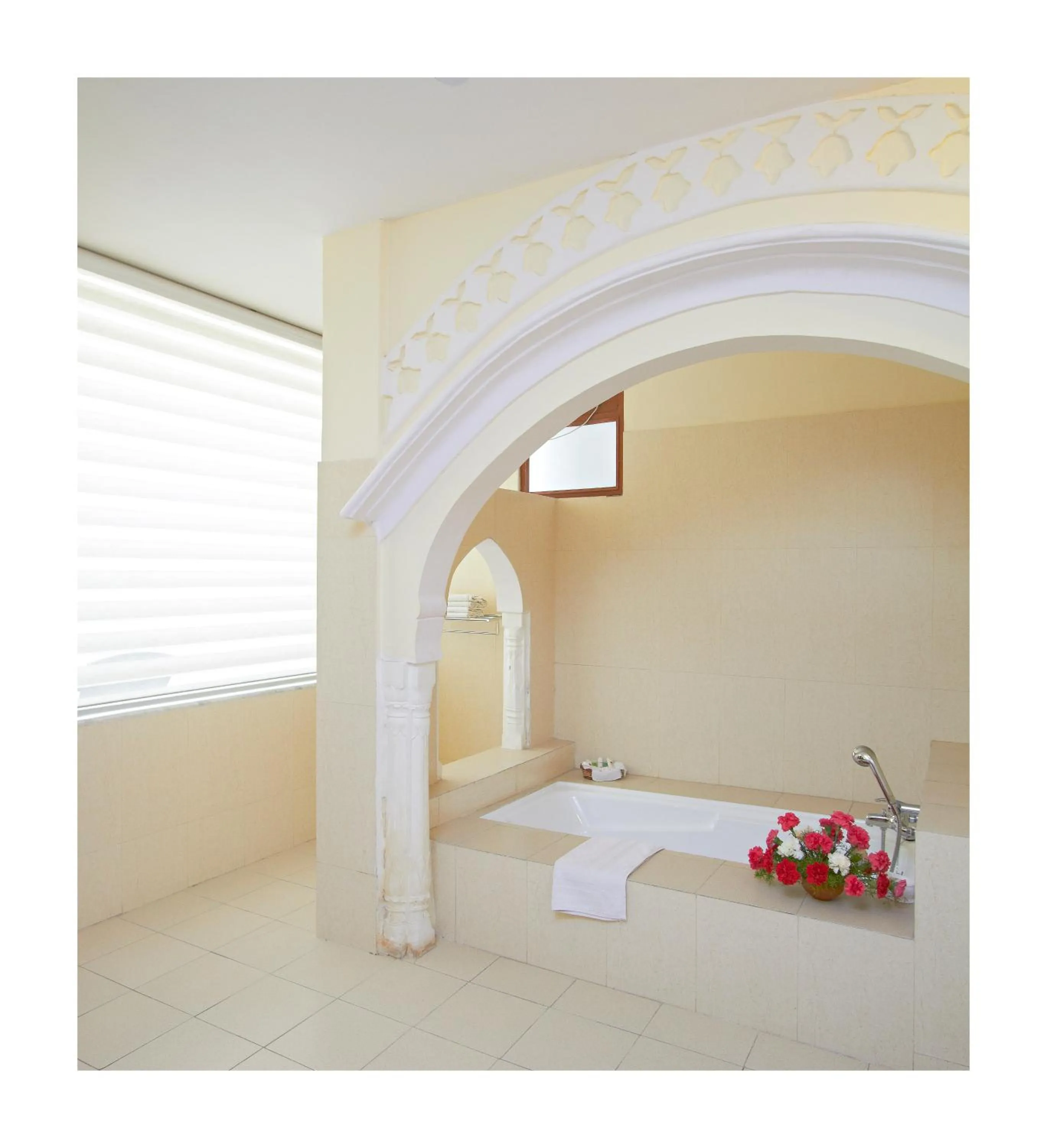 Bathroom, Bed in Mandawa Haveli