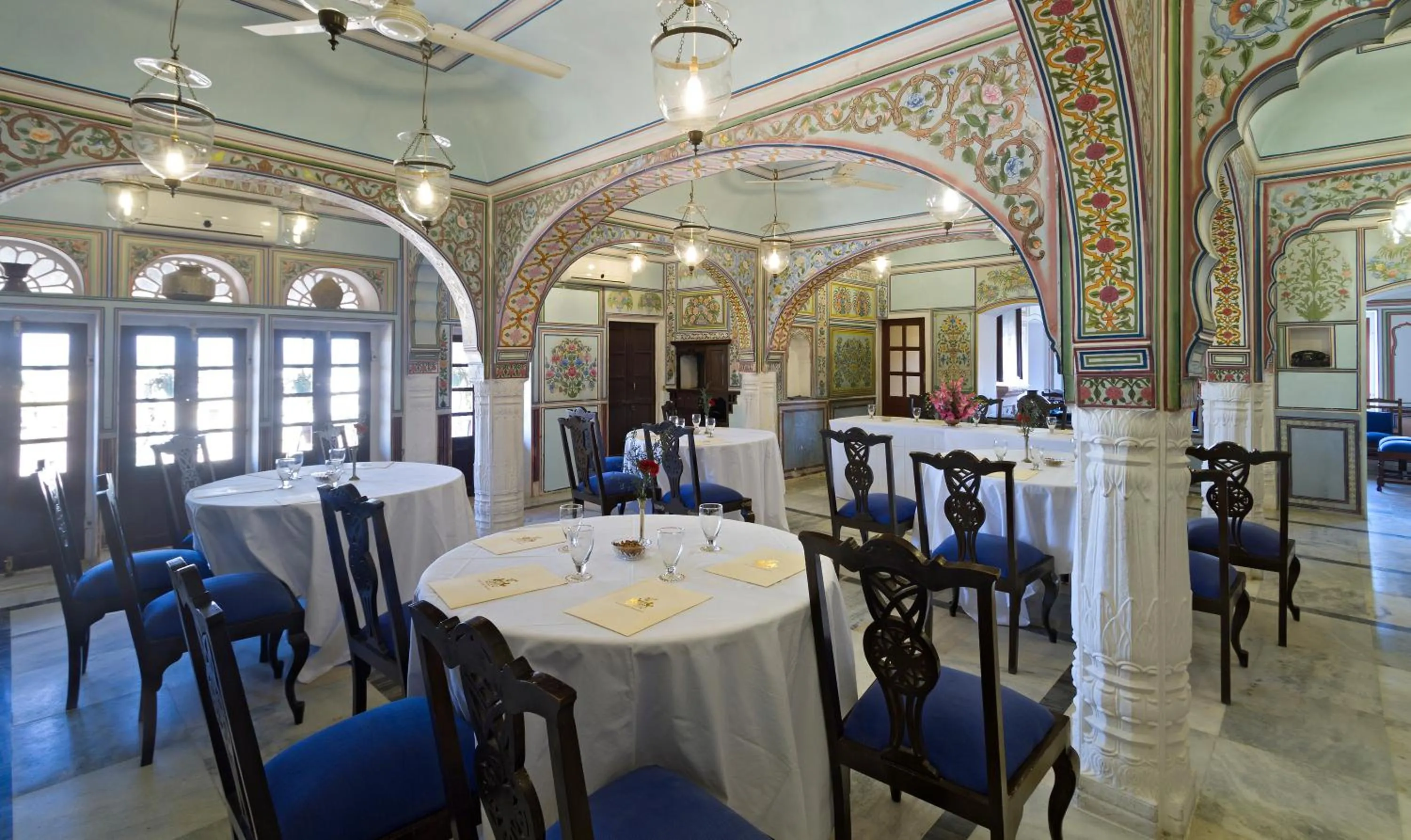 Restaurant/places to eat in Hotel Castle Mandawa