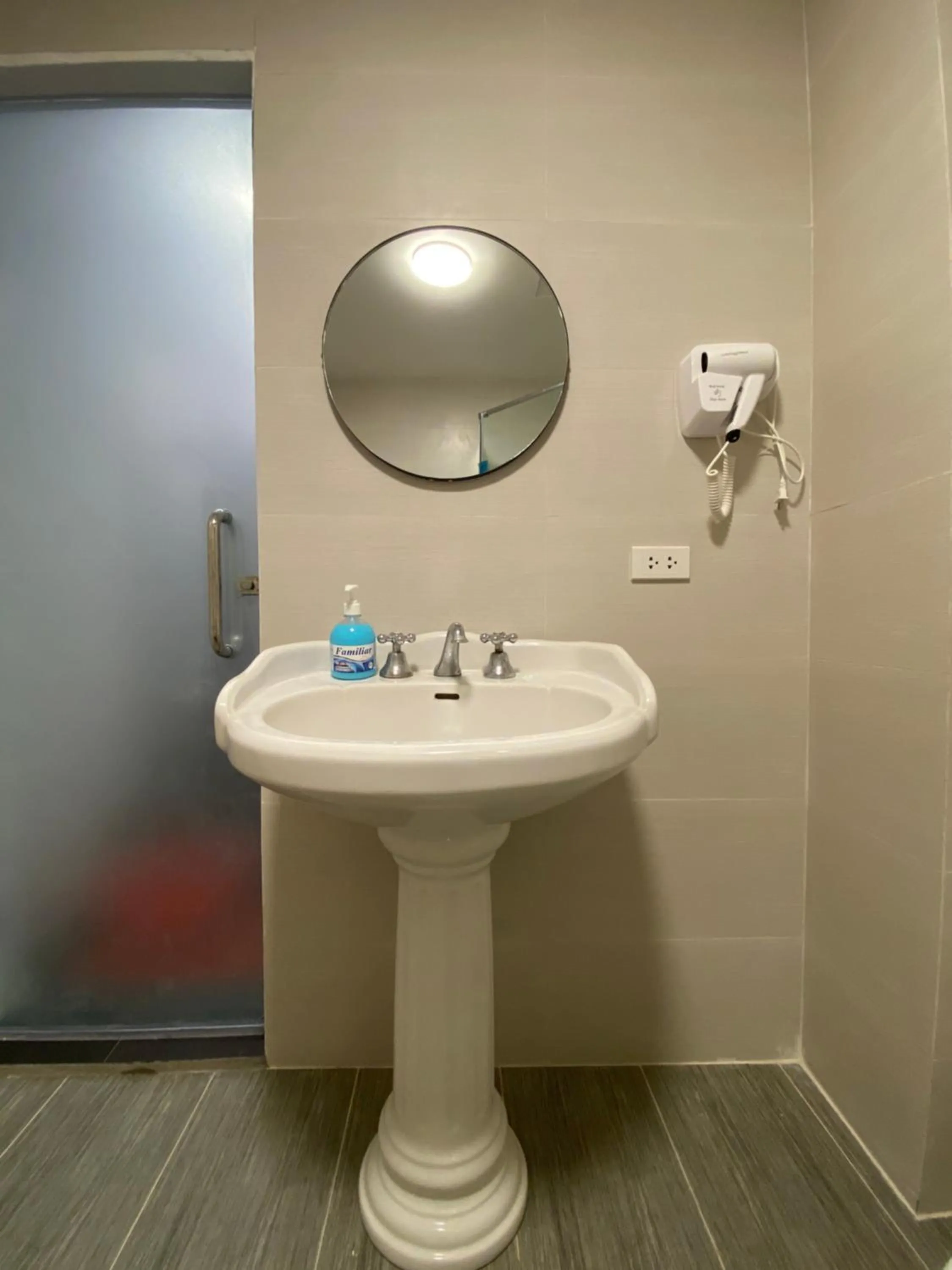 Bathroom in Thức at 3am - Old Quarter Hanoi Lotus