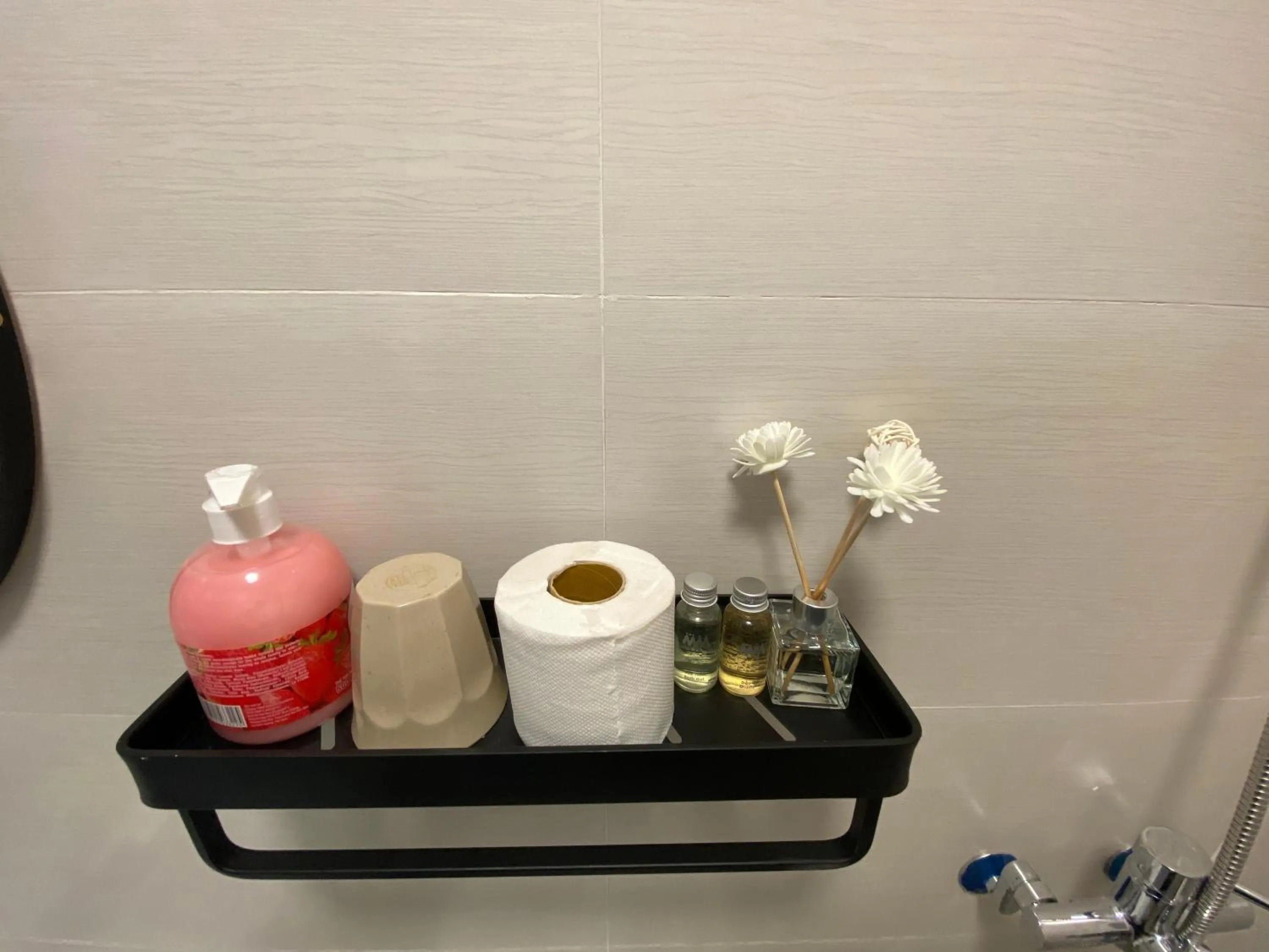 Shower in Thức at 3am - Old Quarter Hanoi Lotus