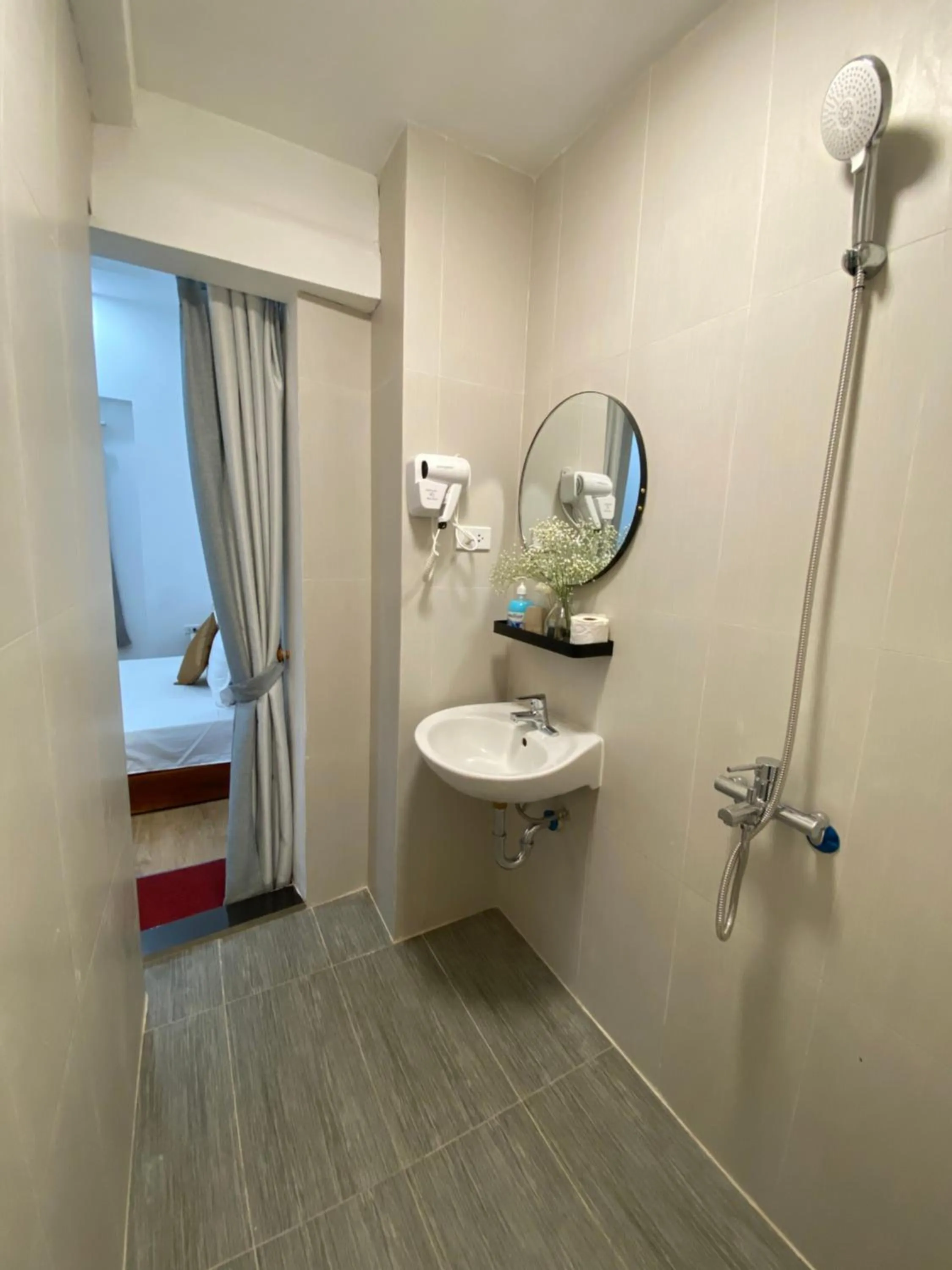 Bathroom in Thức at 3am - Old Quarter Hanoi Lotus