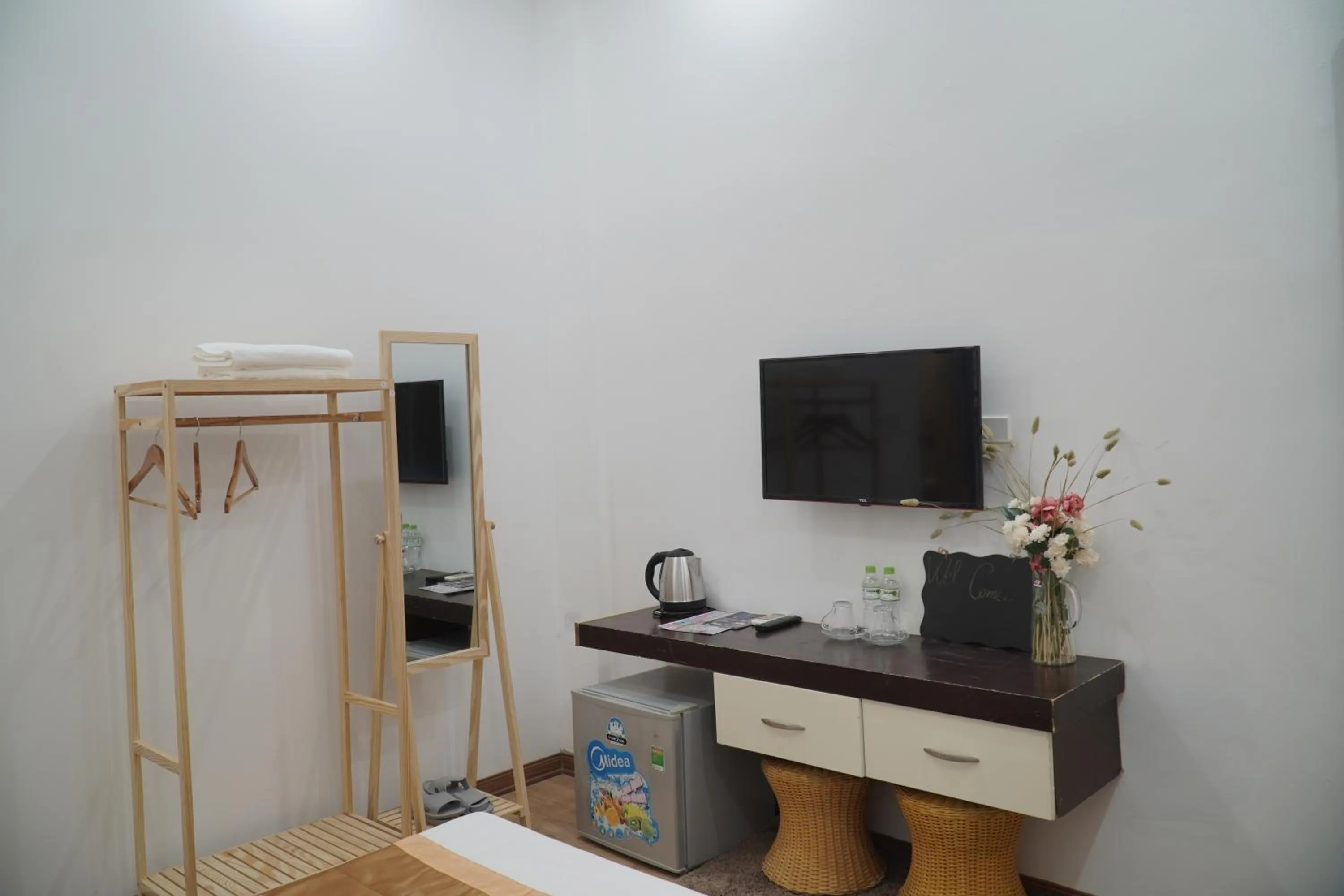 TV and multimedia in Thức at 3am - Old Quarter Hanoi Lotus