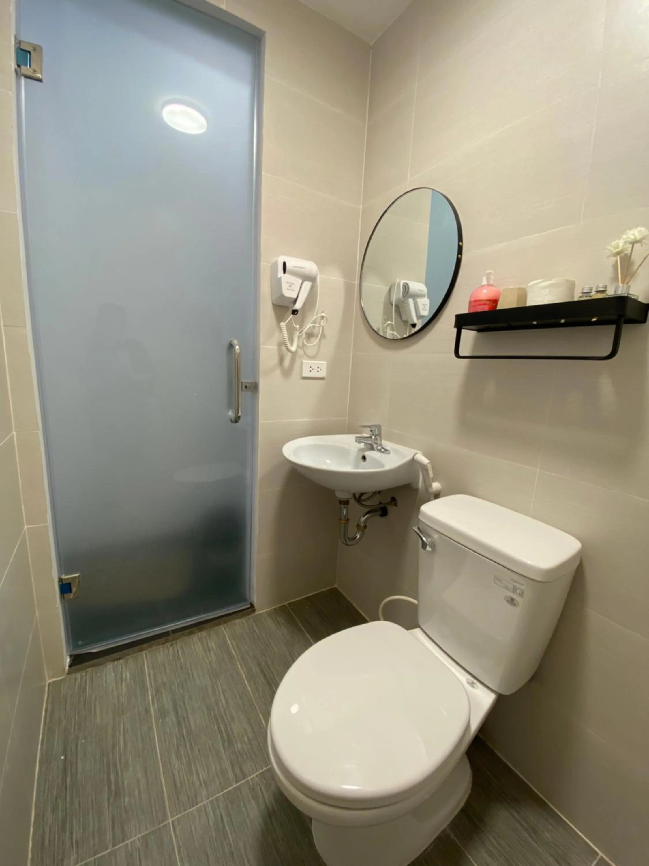 Bathroom in Thức at 3am - Old Quarter Hanoi Lotus