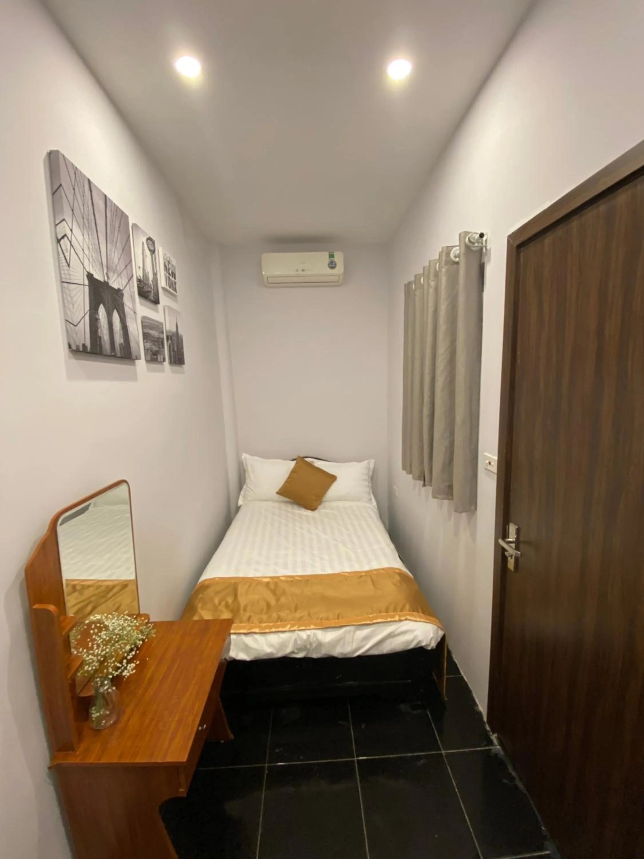 Bed in Thức at 3am - Old Quarter Hanoi Lotus