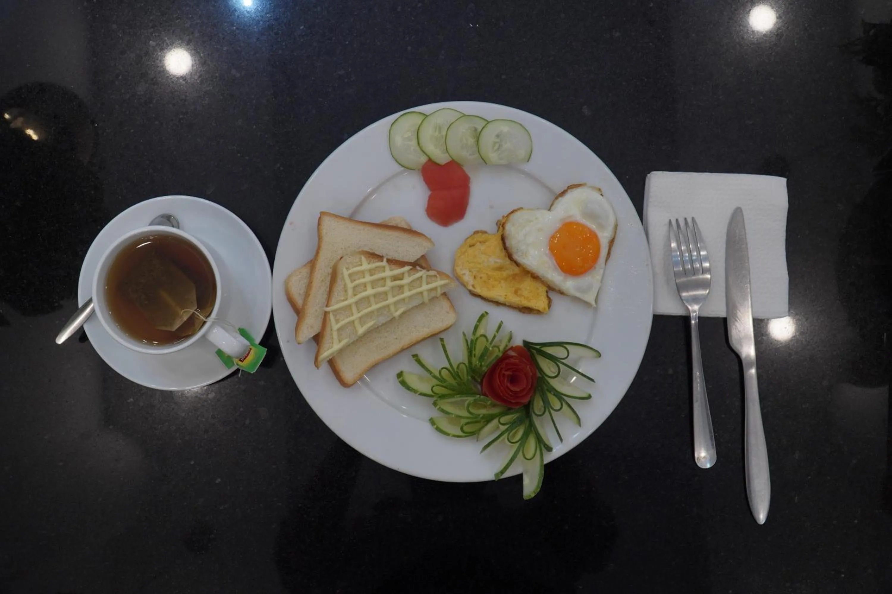 Breakfast in Thức at 3am - Old Quarter Hanoi Lotus