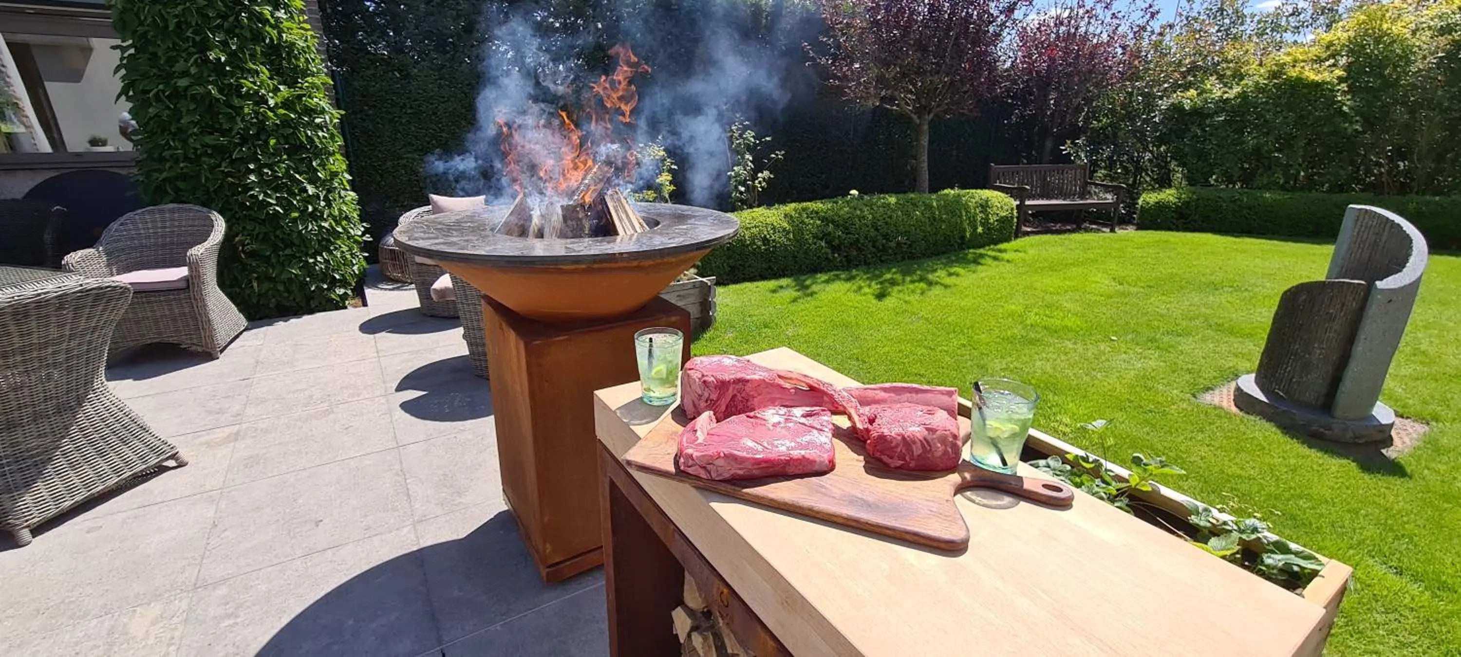 Restaurant/places to eat in Hotel Callecanes