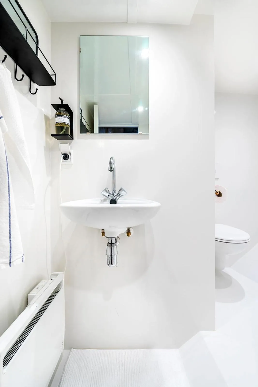 Toilet in Asile Flottant