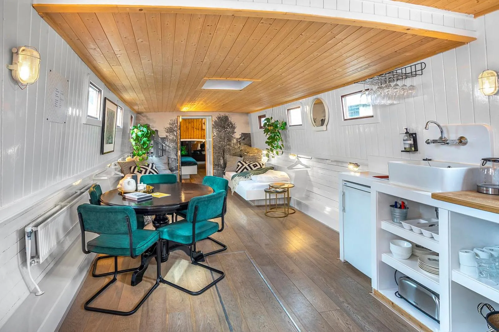 Living room in Asile Flottant