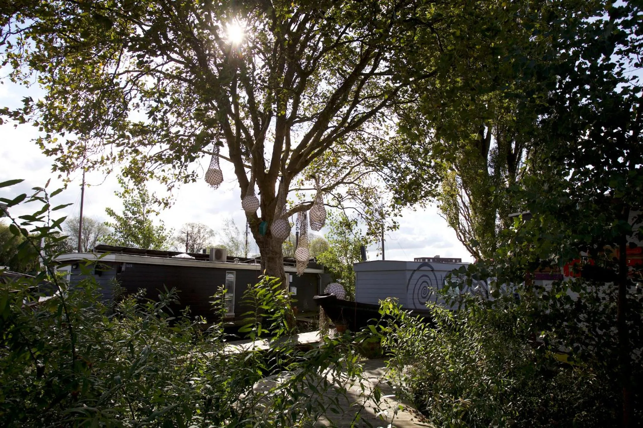 Neighbourhood in Asile Flottant