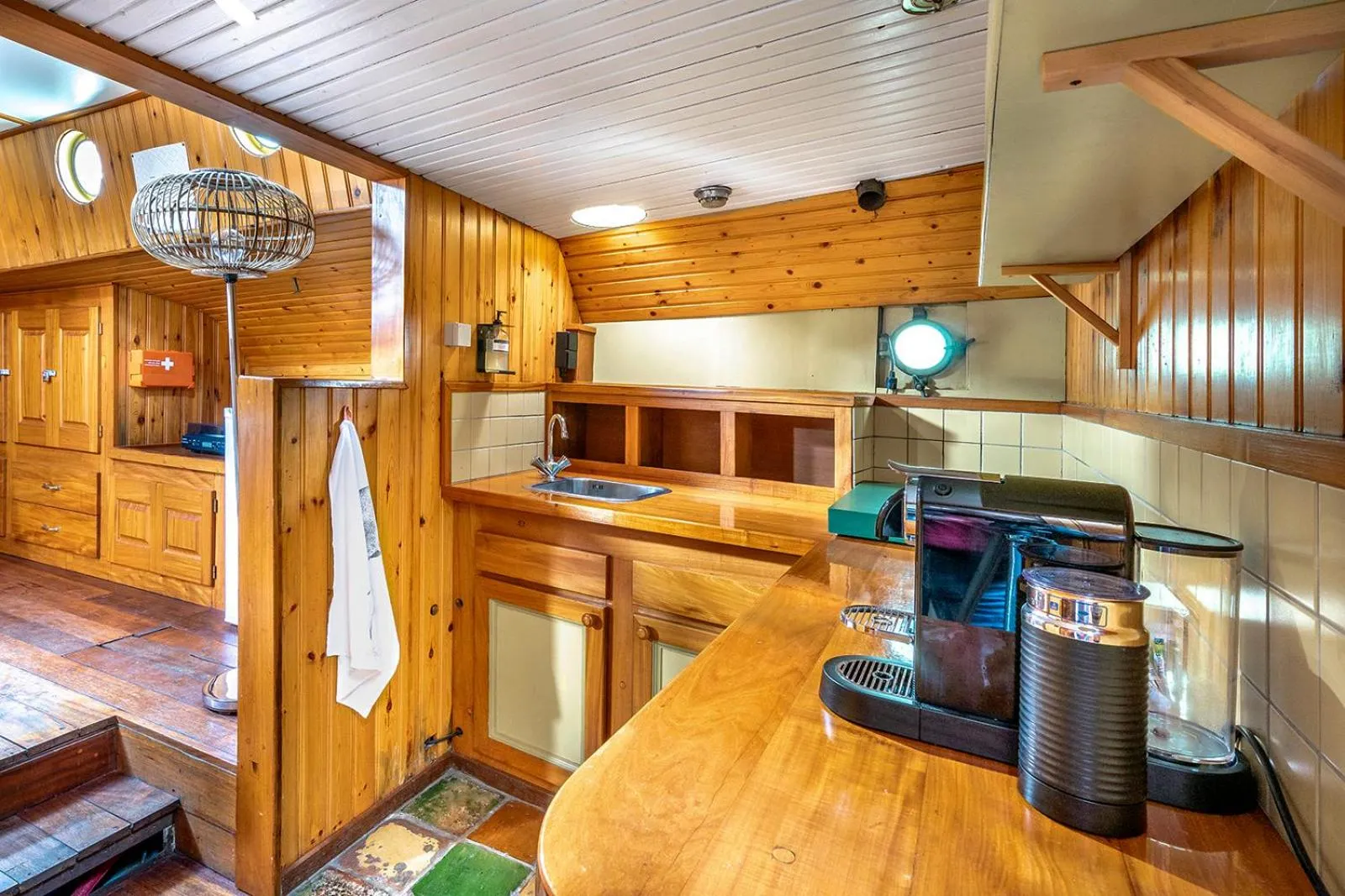Coffee/tea facilities in Asile Flottant
