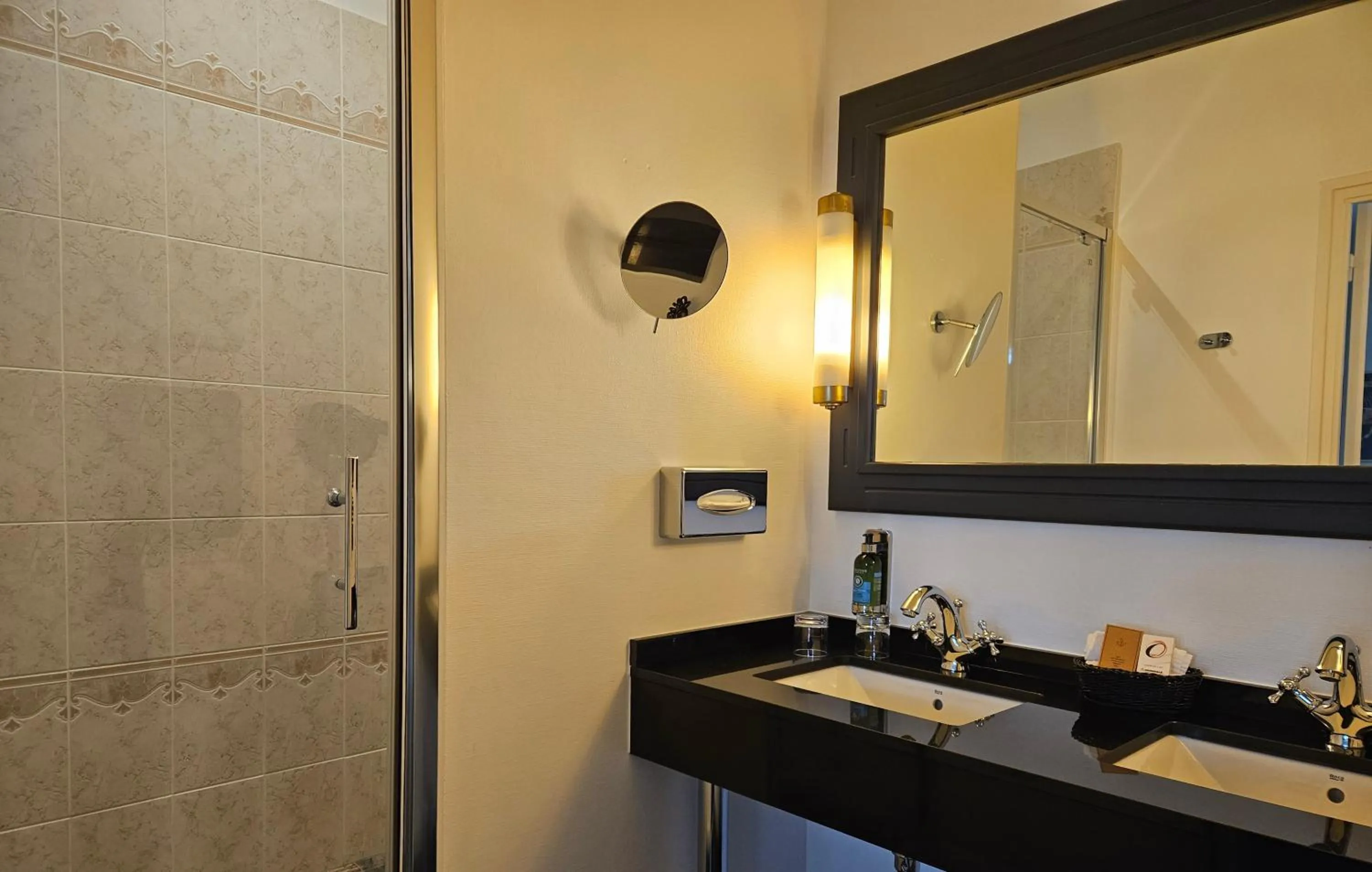 Hôtel Anne d'Anjou, The Originals Collection